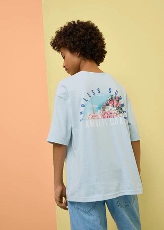 T-shirt z czystej bawełny organicznej, z dużym nadrukiem na plecach, loose fit • pudrowy niebieski z nadrukiem • sklep bonprix