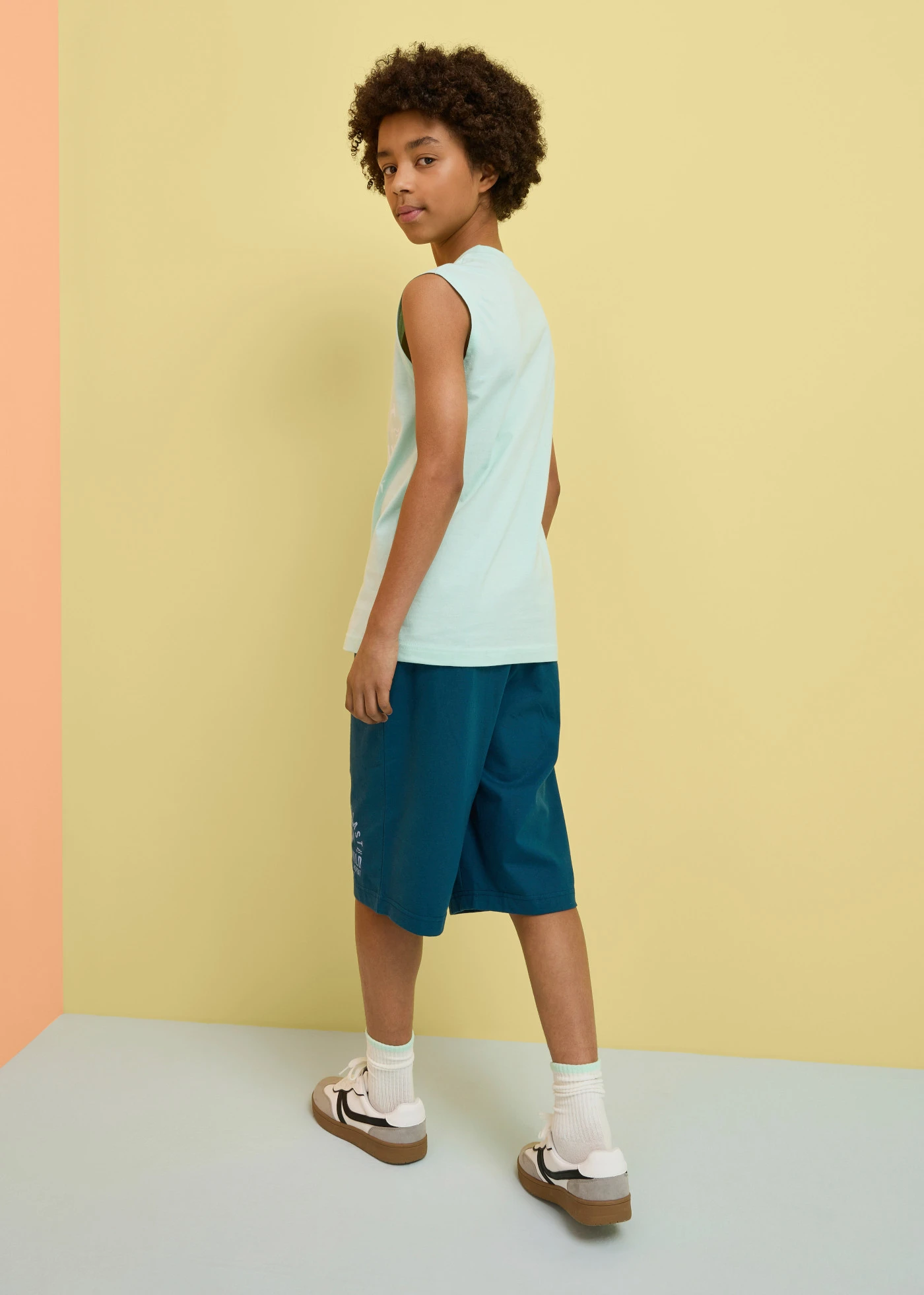 Bluză și pantaloni scurți (set/2piese) din bumbac organic 100% • verde-mentă deschis -albastru-petrol cu imprimeu • magazin bonprix