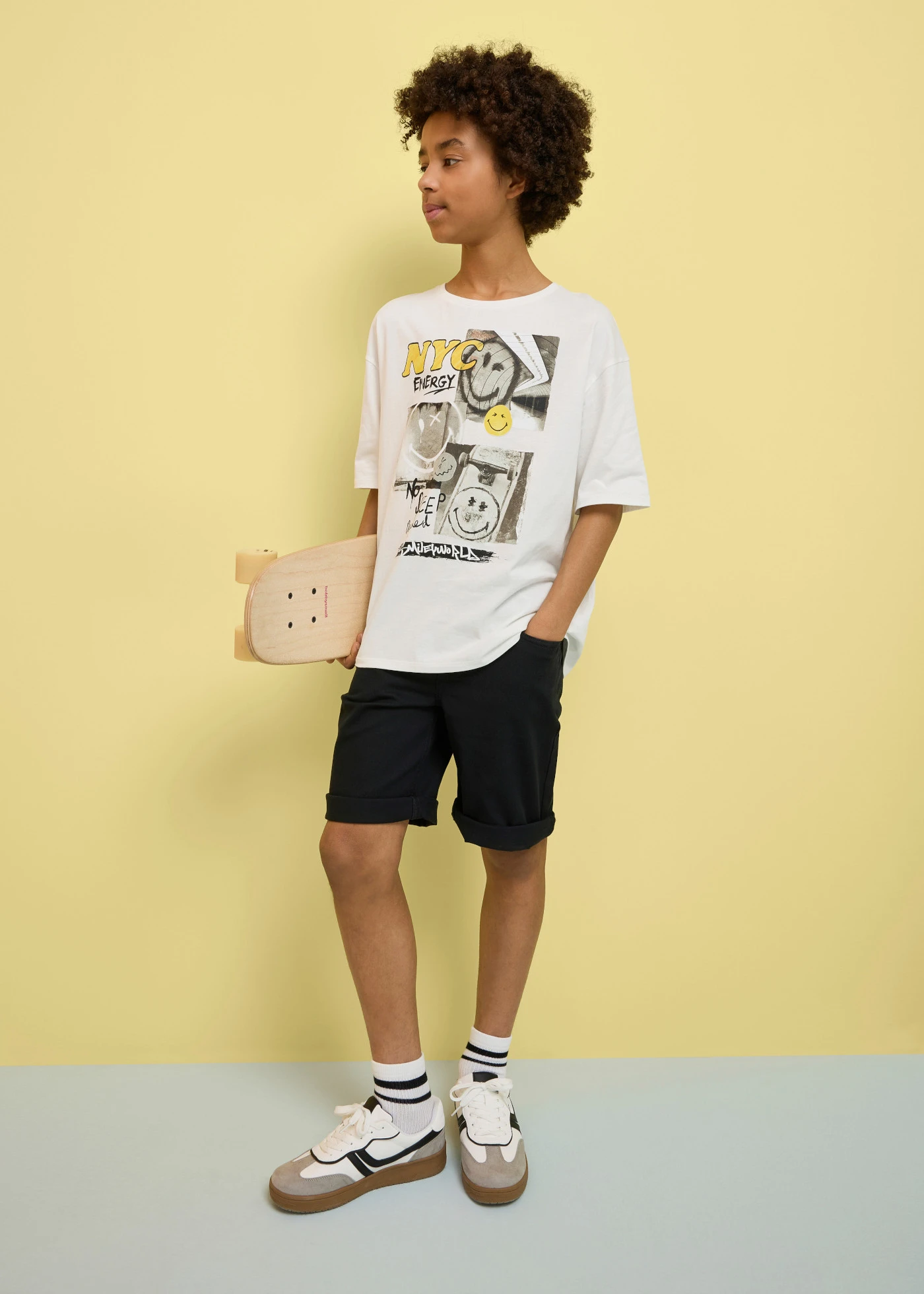 T-shirt loose Smiley World 100% coton • écru imprimé • Boutique bonprix