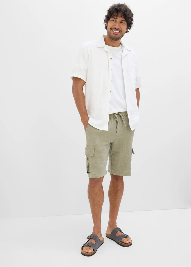 Bermuda van luchtige mousseline, regular fit, Kleur: rookolijfgroen