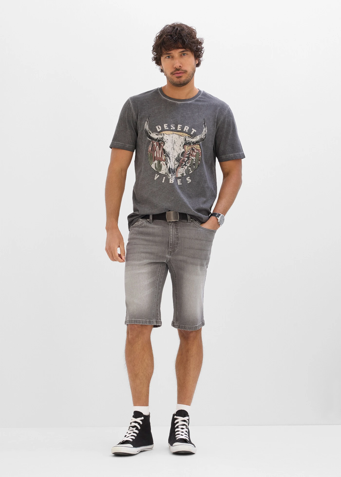 Tricou cu aspect prespălat din bumbac organic 100% • gri închis cu imprimeu • magazin bonprix