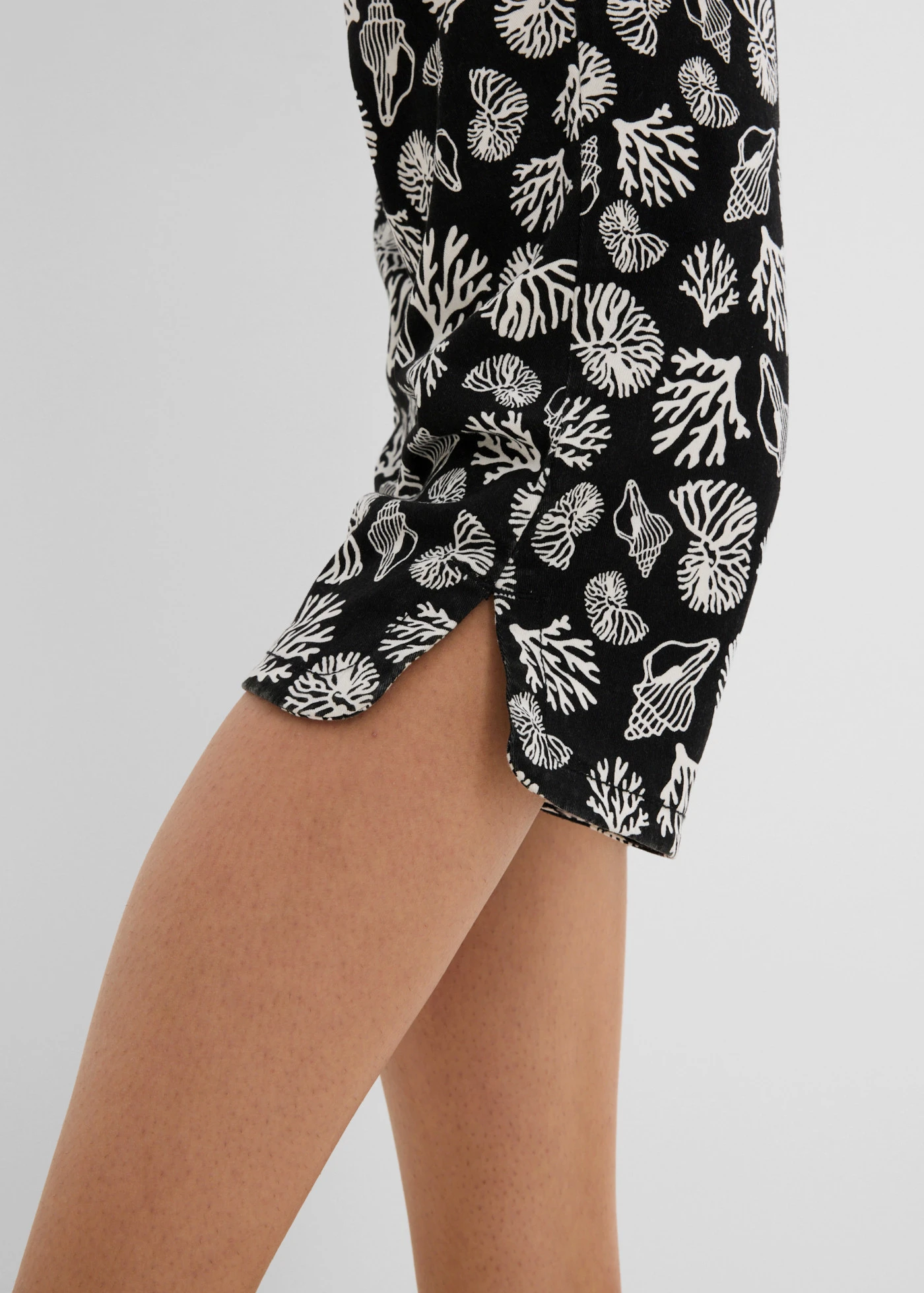 Capri broek van stretchkatoen • zwart-wolwit met print • product-page.page-title-suffix