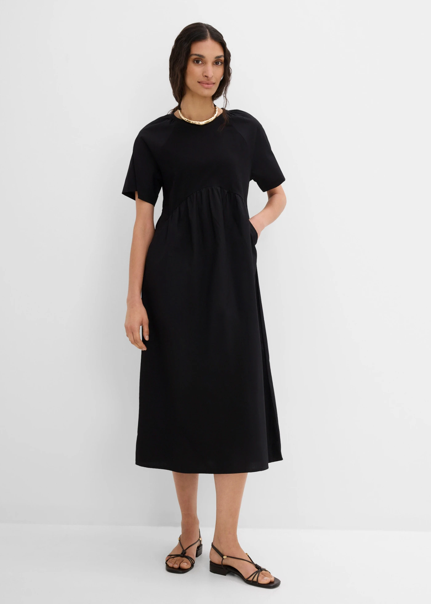Midi jurk van een mix van puur katoen • zwart • product-page.page-title-suffix