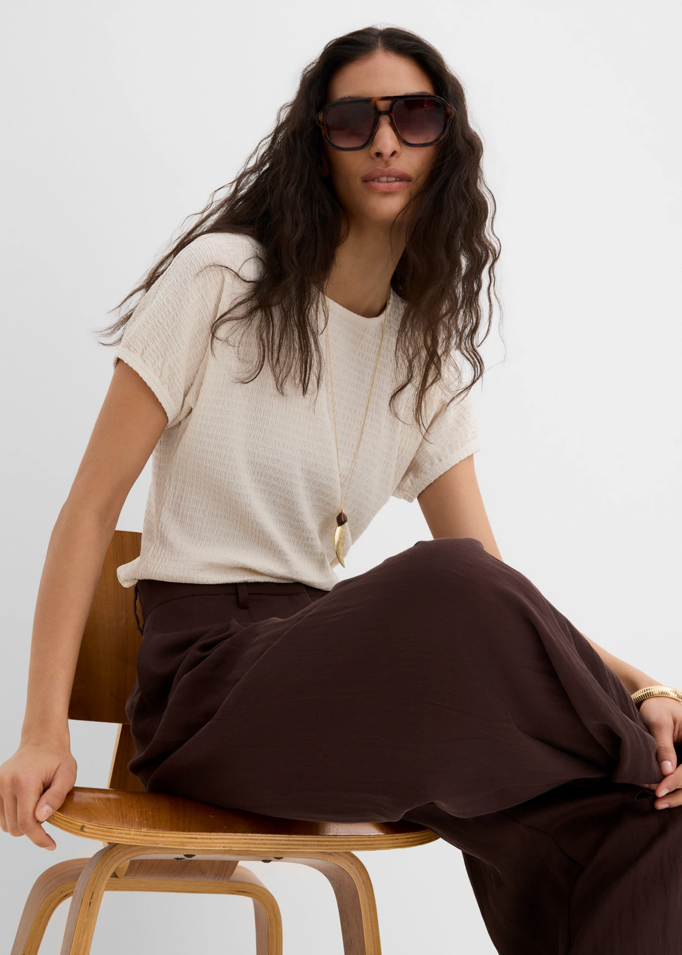 Zomerse bandplooibroek van een viscosemix • donkerbruin • bonprix online shop