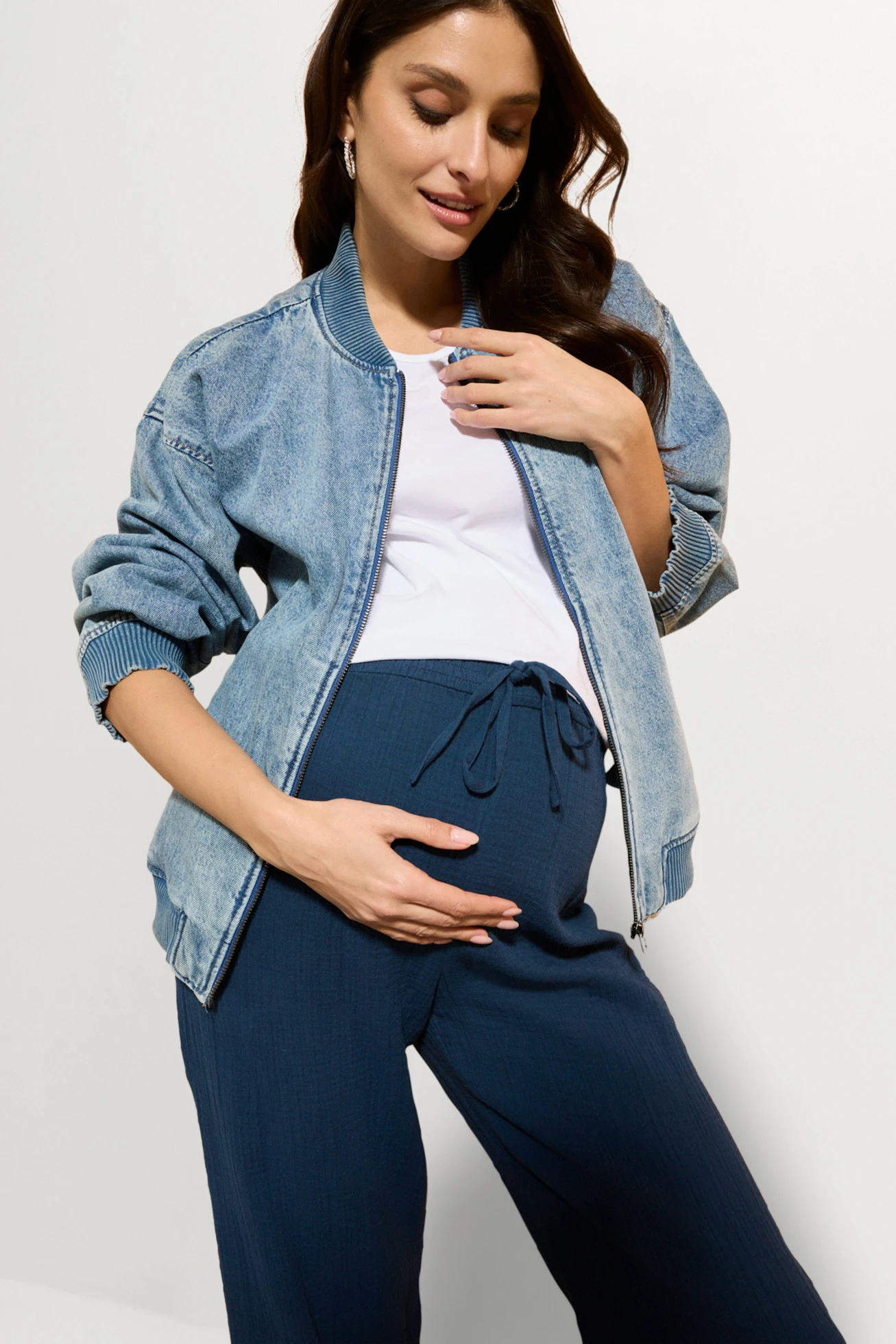 Comfortabele zwangerschapsbroek met elastische tailleband van puur katoenen mousseline • diepblauw • bonprix online shop