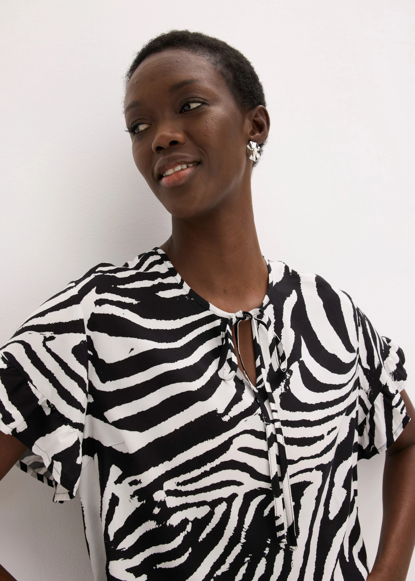 Tunique ample en viscose • blanc/noir imprimé zèbre • Boutique bonprix