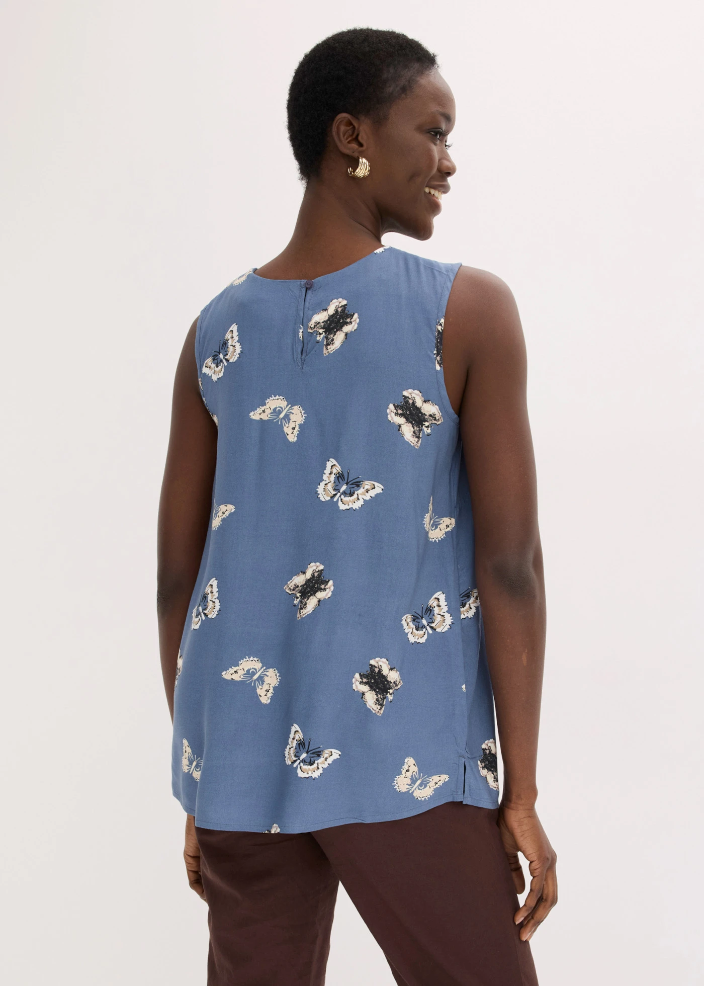 Blouse sans manches en viscose fluide • bleu fumé imprimé • Boutique bonprix