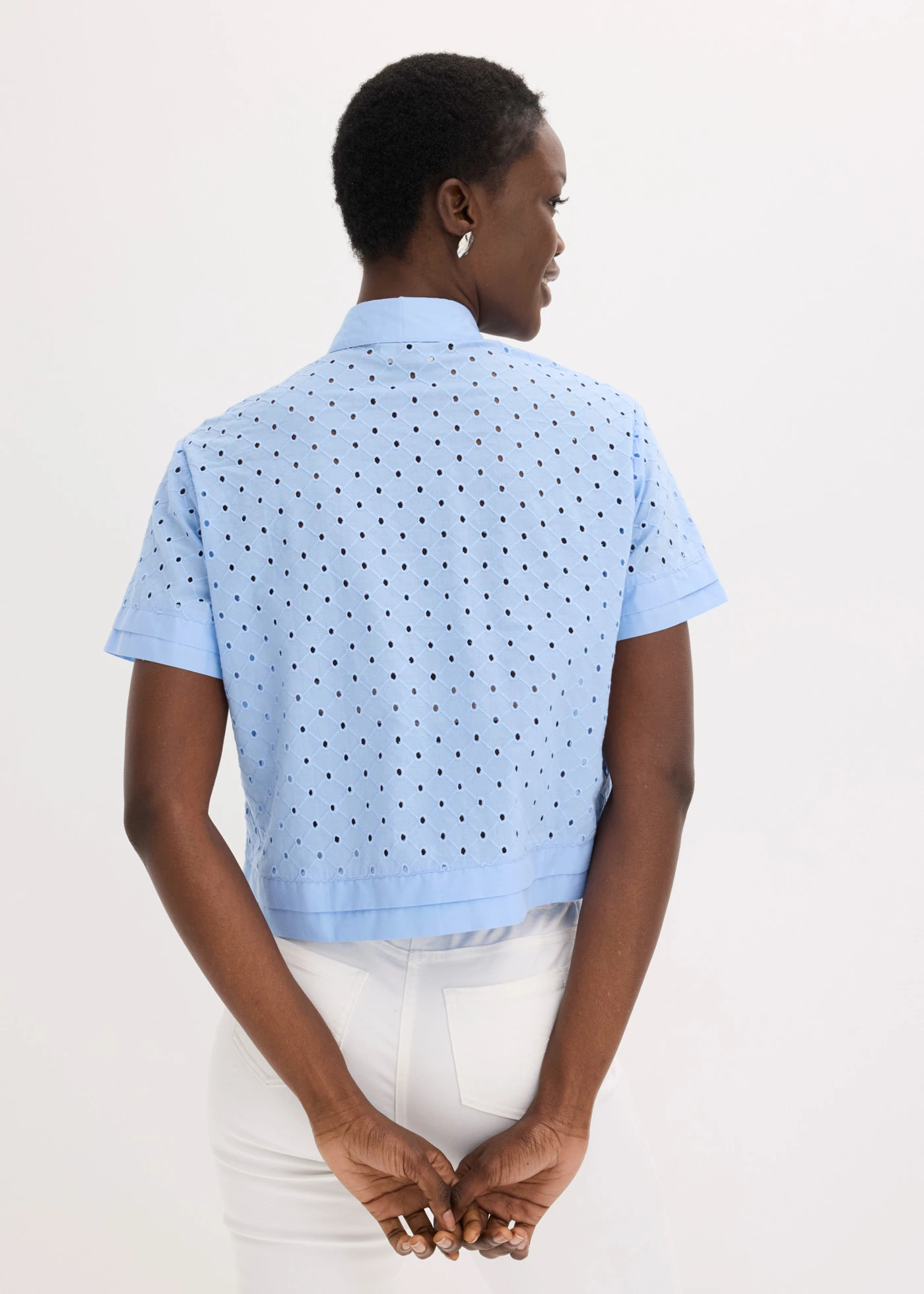 Chemisier à broderies anglaises • bleu clair • Boutique bonprix