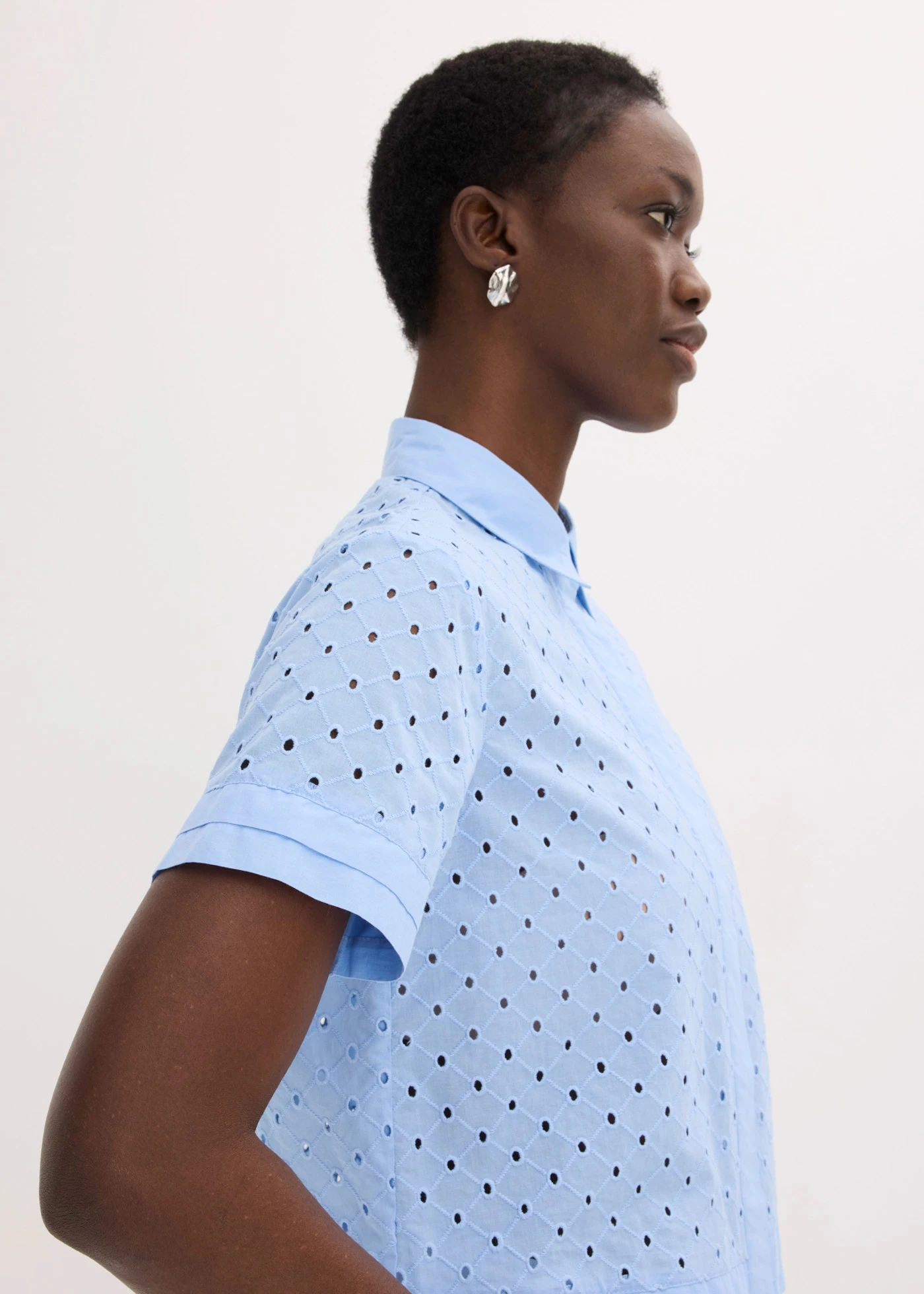 Chemisier à broderies anglaises • bleu clair • Boutique bonprix