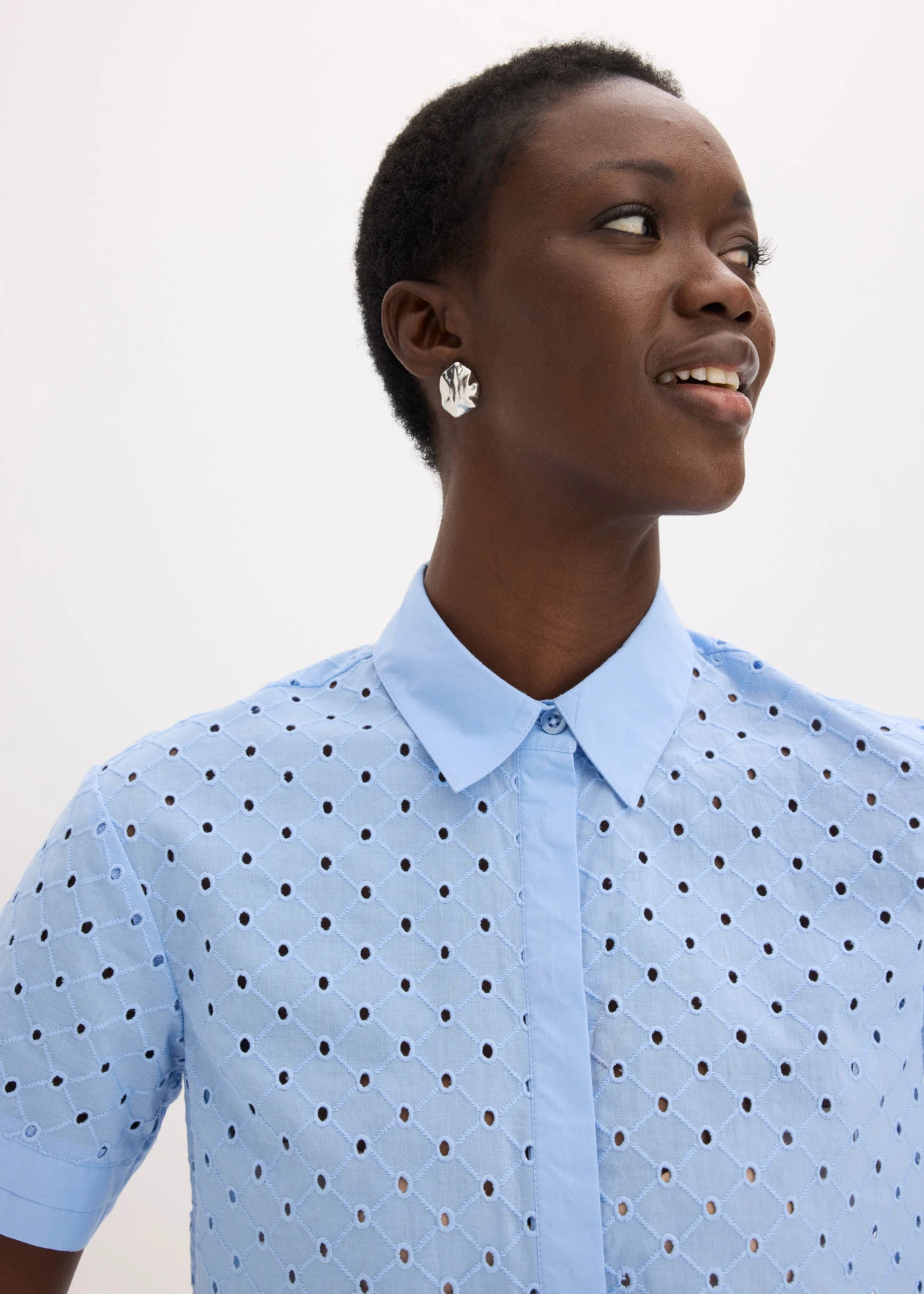 Blouse met broderie anglaise • lichtblauw • bonprix online shop