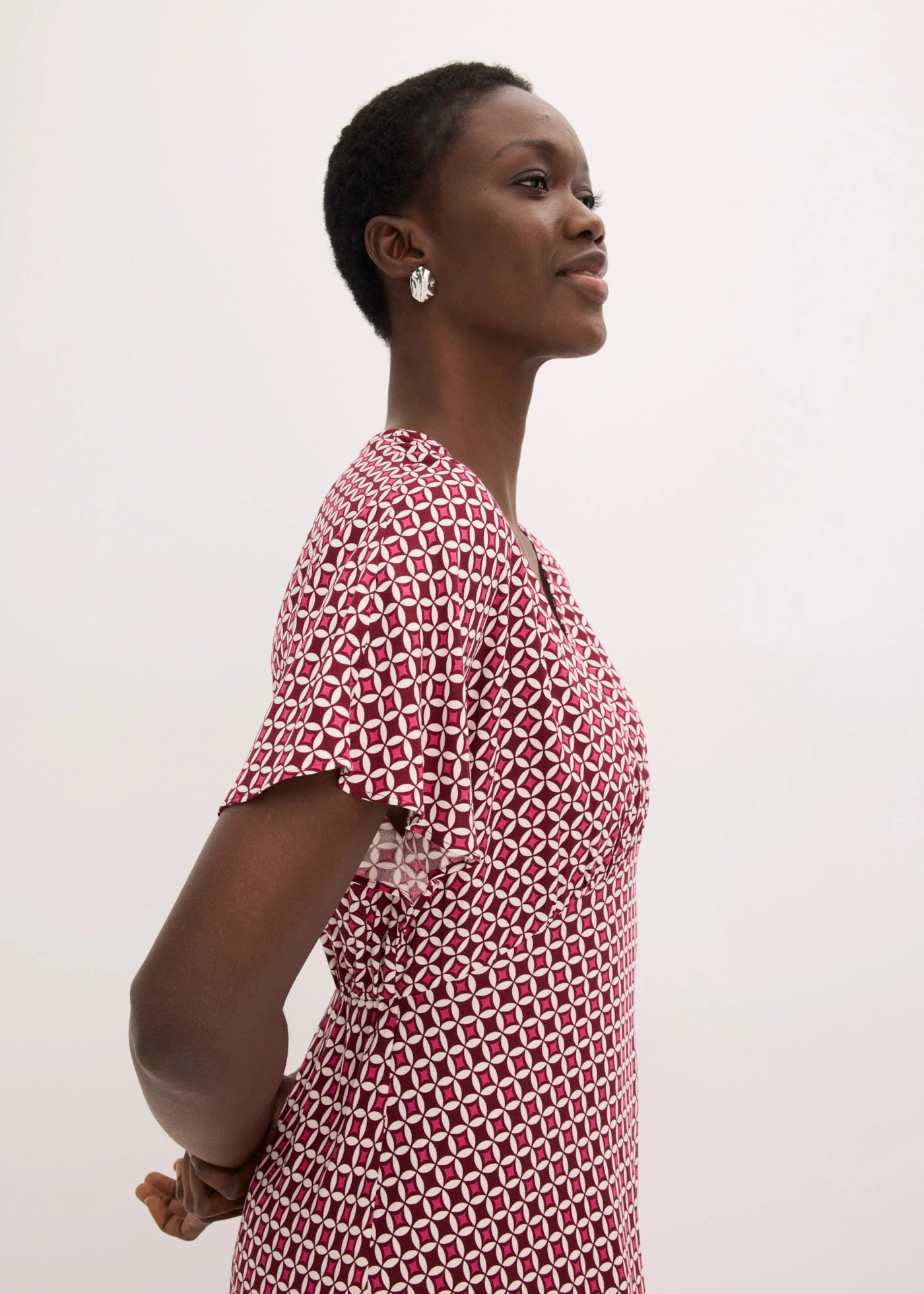 Robe en viscose fluide • rouge rubis/fuchsia graphique • product-page.page-title-suffix