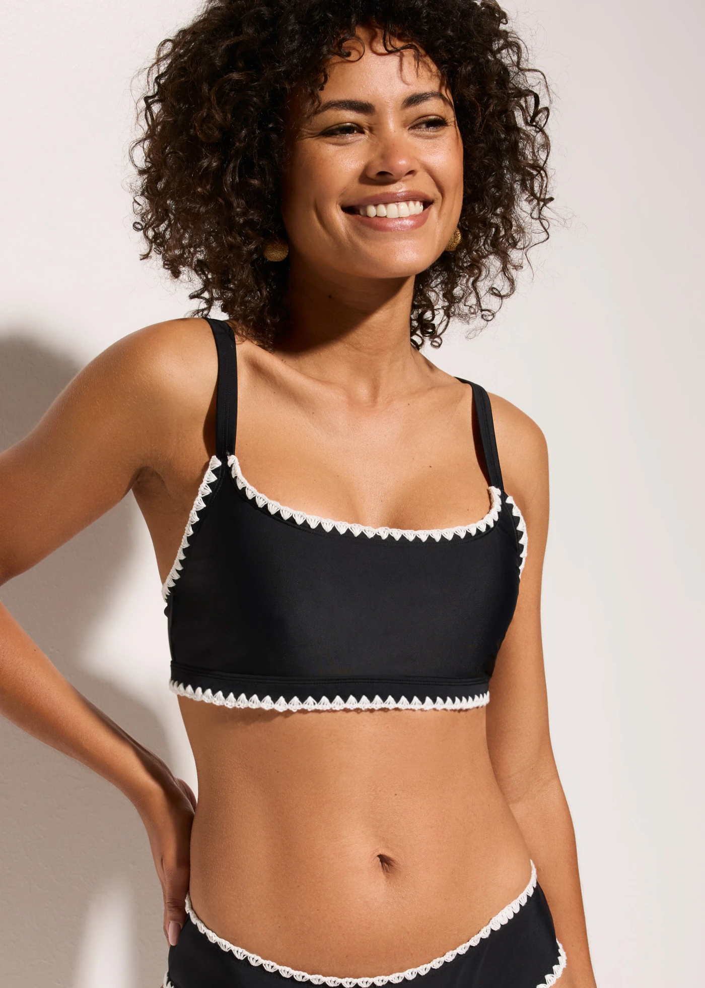 Bralette bikinitop met borduursel • zwart • product-page.page-title-suffix