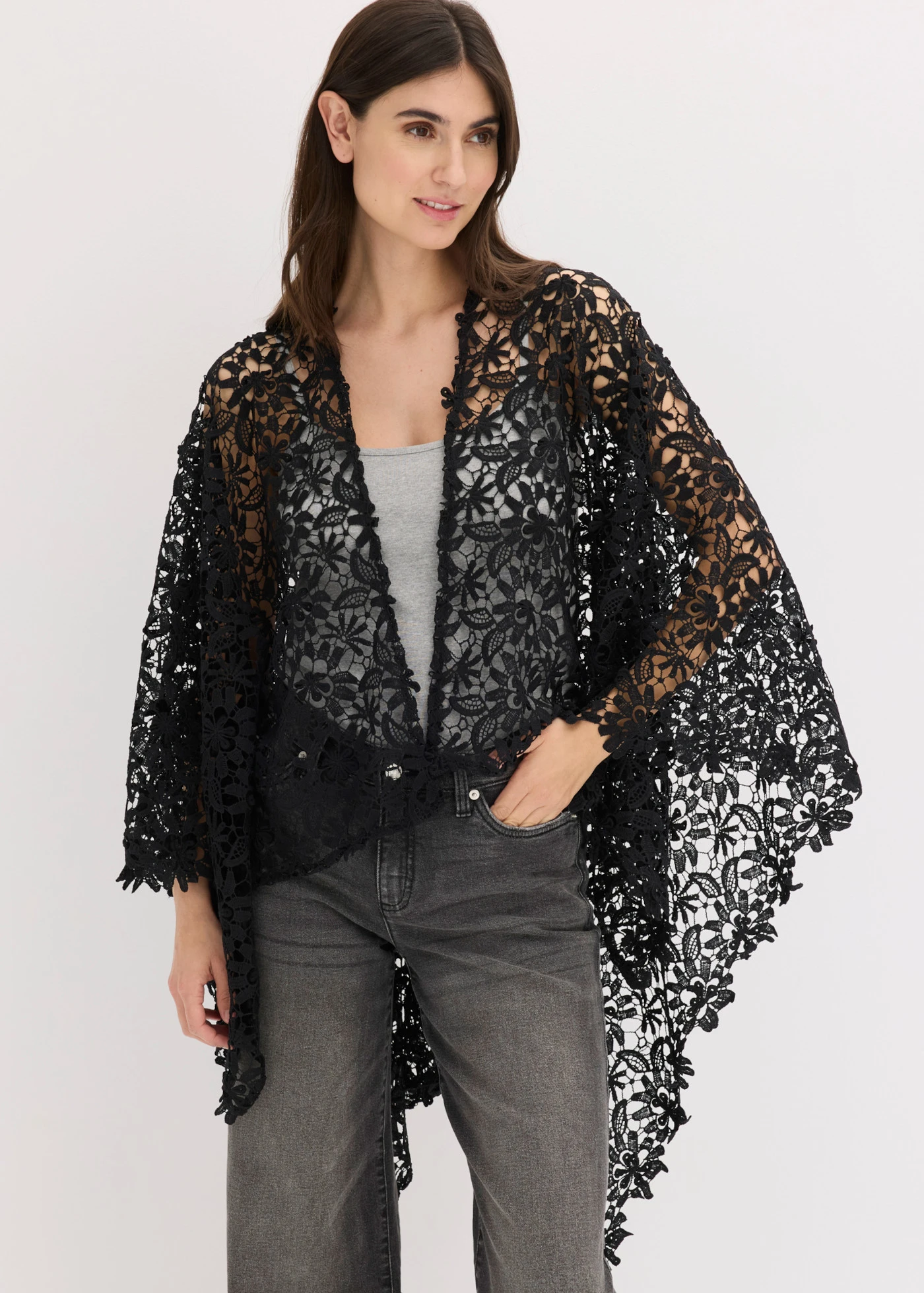 Letnie poncho z koronki • czarny • sklep bonprix