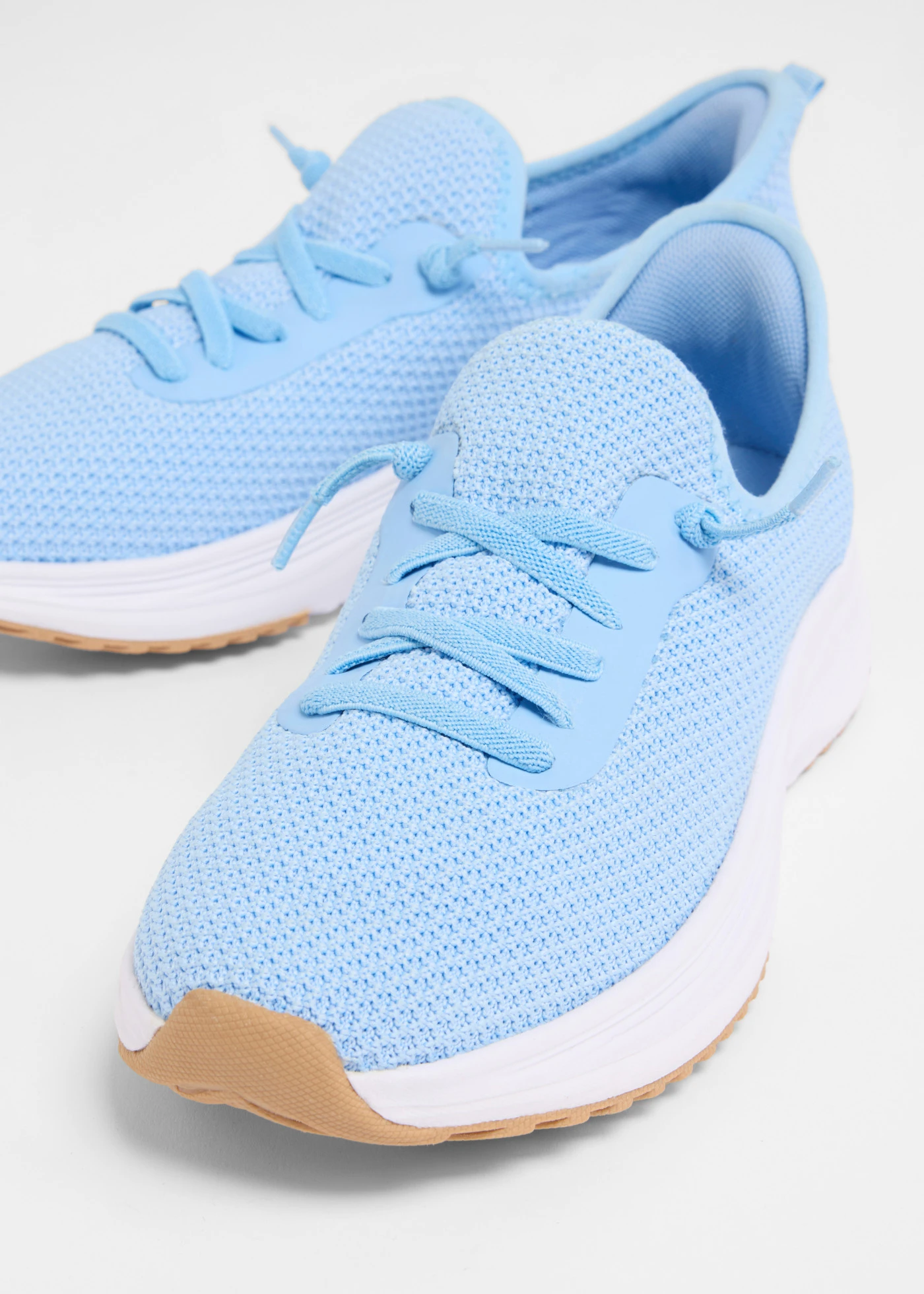 Sneakers confortables en matière souple • bleu clair • product-page.page-title-suffix