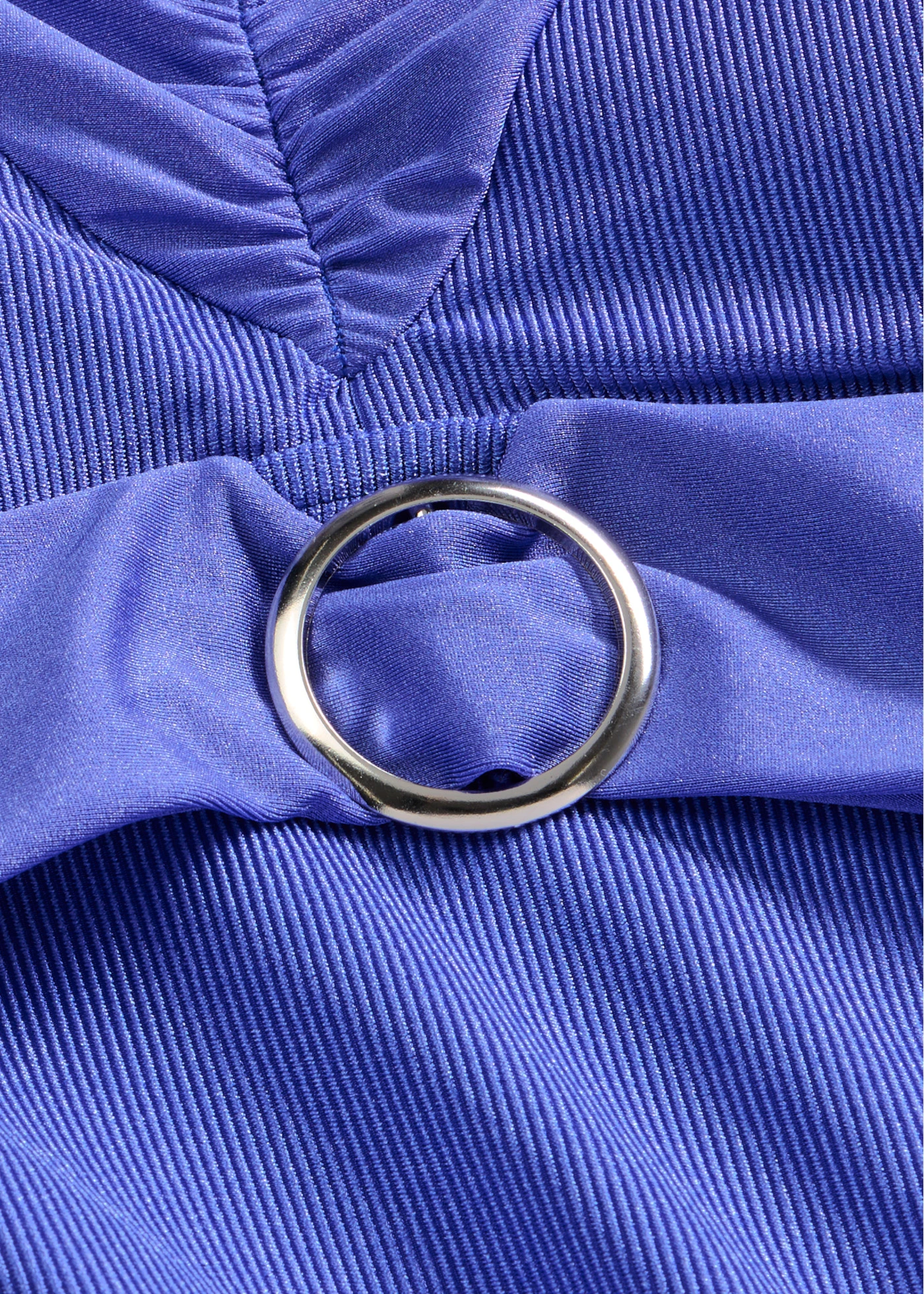 Costum de baie din material ripsat cu luciu • albastru • magazin bonprix