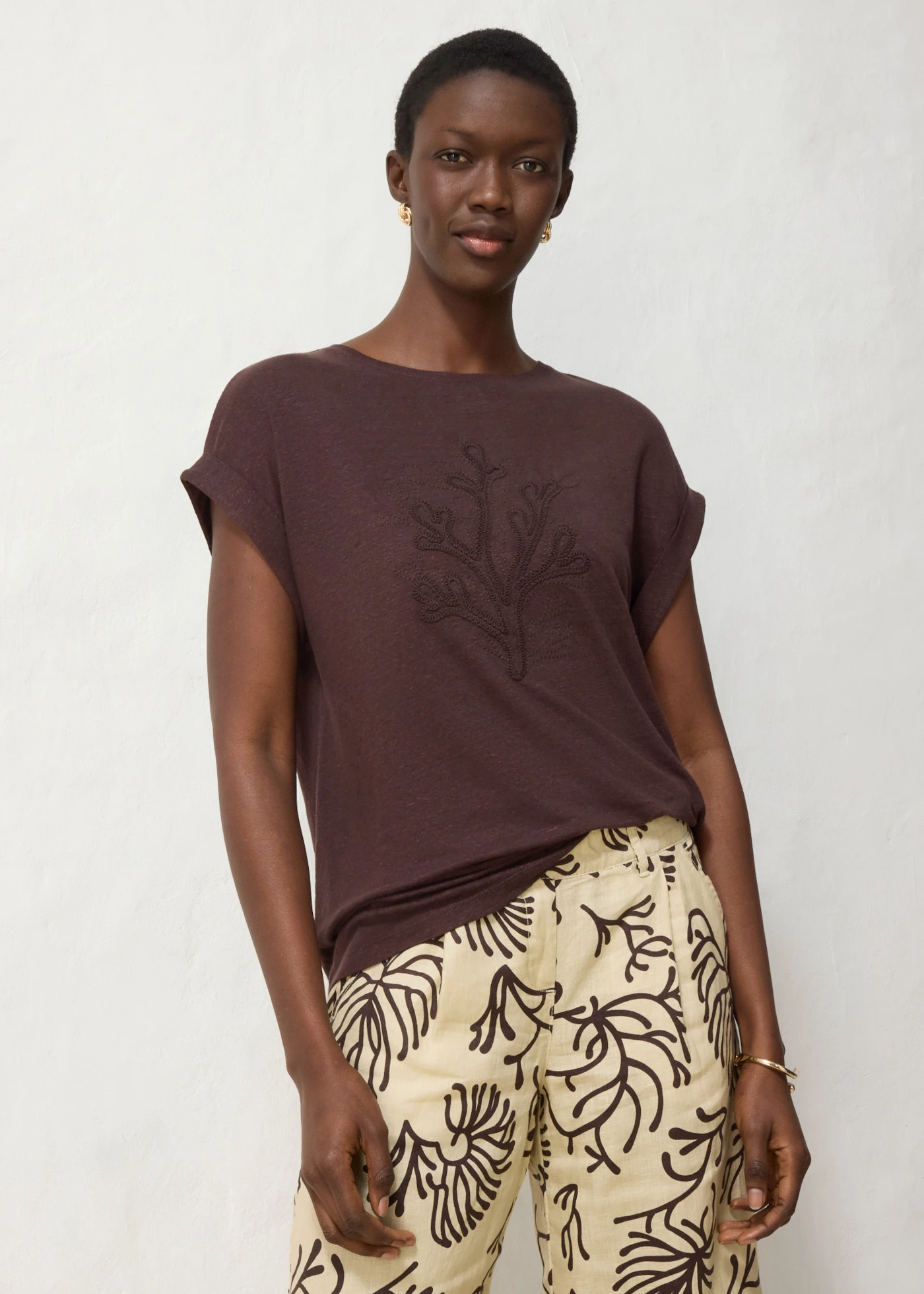 T-shirt 100% lin avec broderie • marron foncé • product-page.page-title-suffix