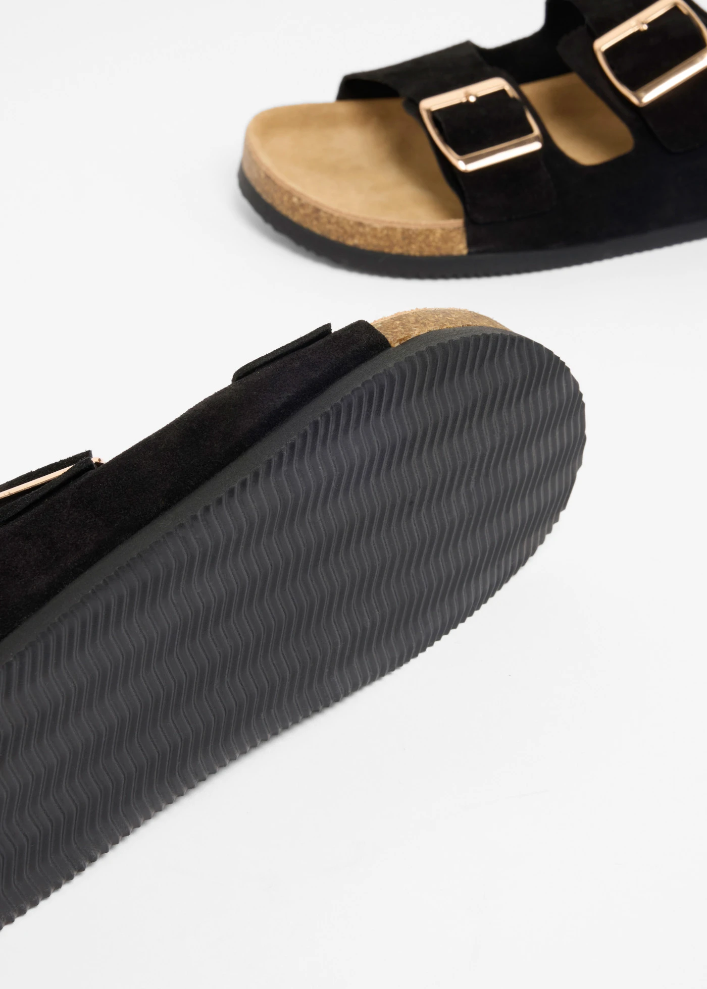 Klapki ze skóry welurowej • czarny • sklep bonprix