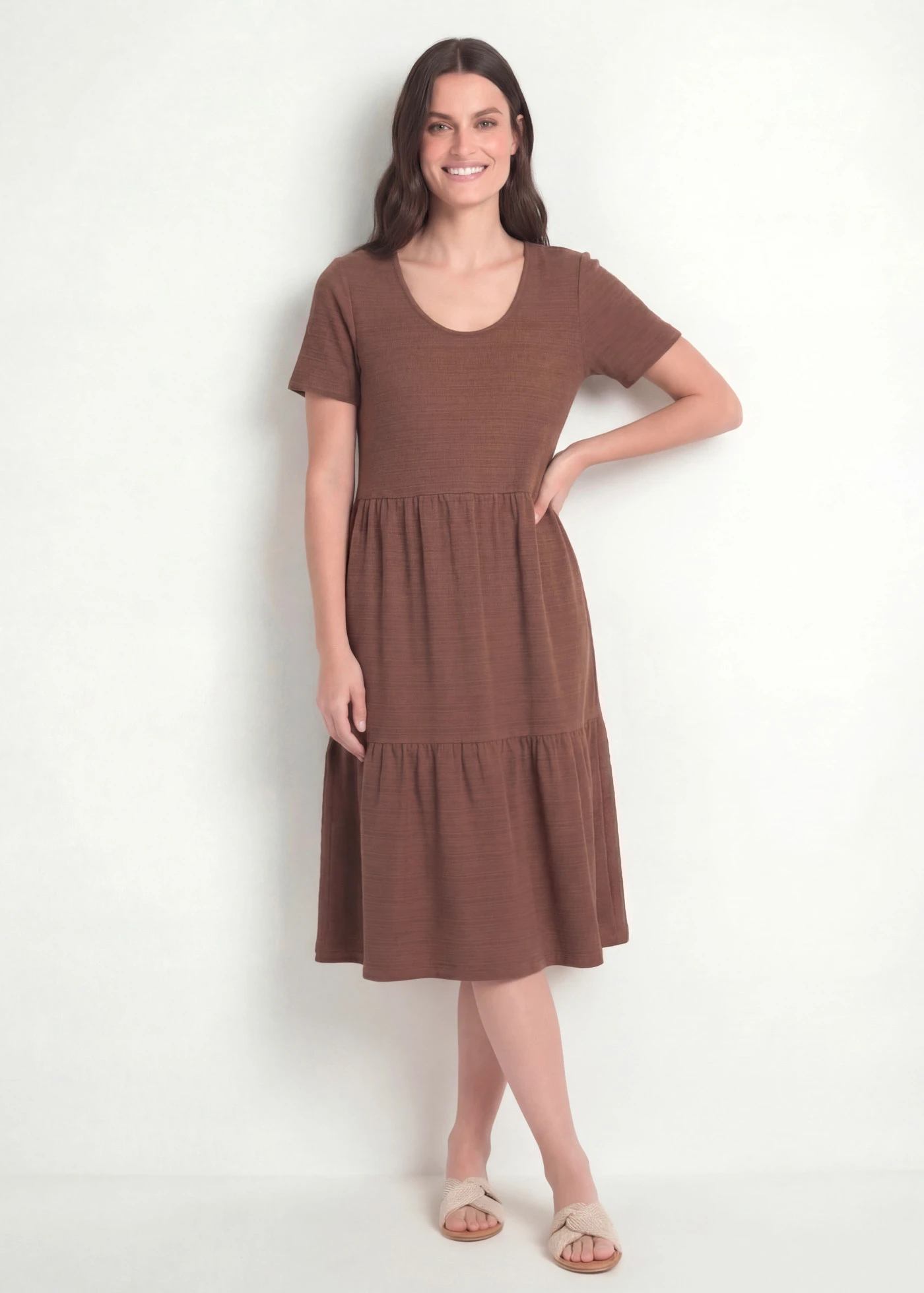 Robe en jersey texturé • marron • Boutique bonprix