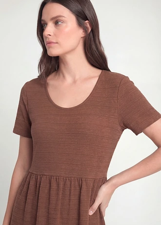 Rochie din tricot cu model texturat, din amestec cu viscoză • maro • magazin bonprix