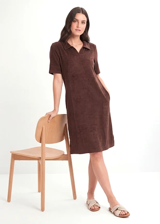 Robe longueur genou en tissu éponge avec col polo • marron • Boutique bonprix