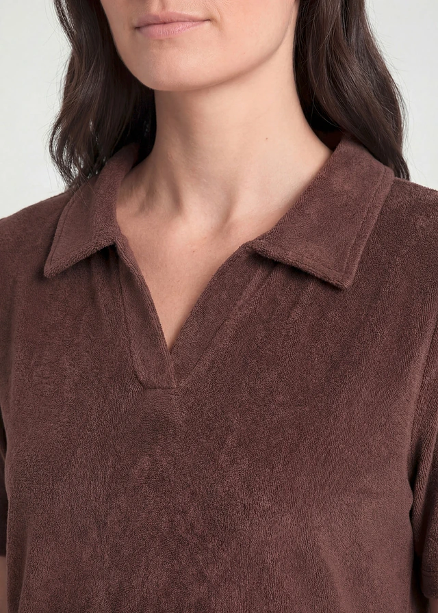Rochie din frotir până la genunchi, cu guler polo • maro • magazin bonprix