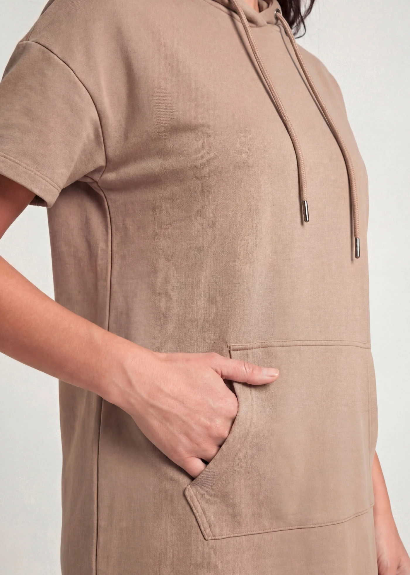 Rochie casual cu glugă • gri-bej • magazin bonprix