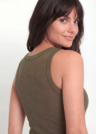 Geribde tanktop • olijfgroen • bonprix online shop