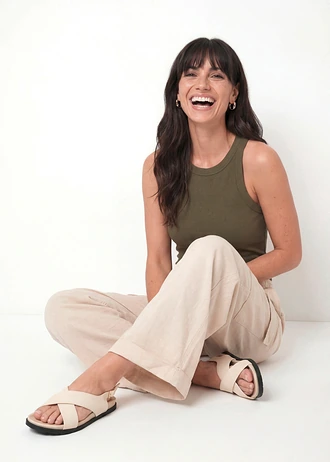 Geribde tanktop • olijfgroen • bonprix online shop