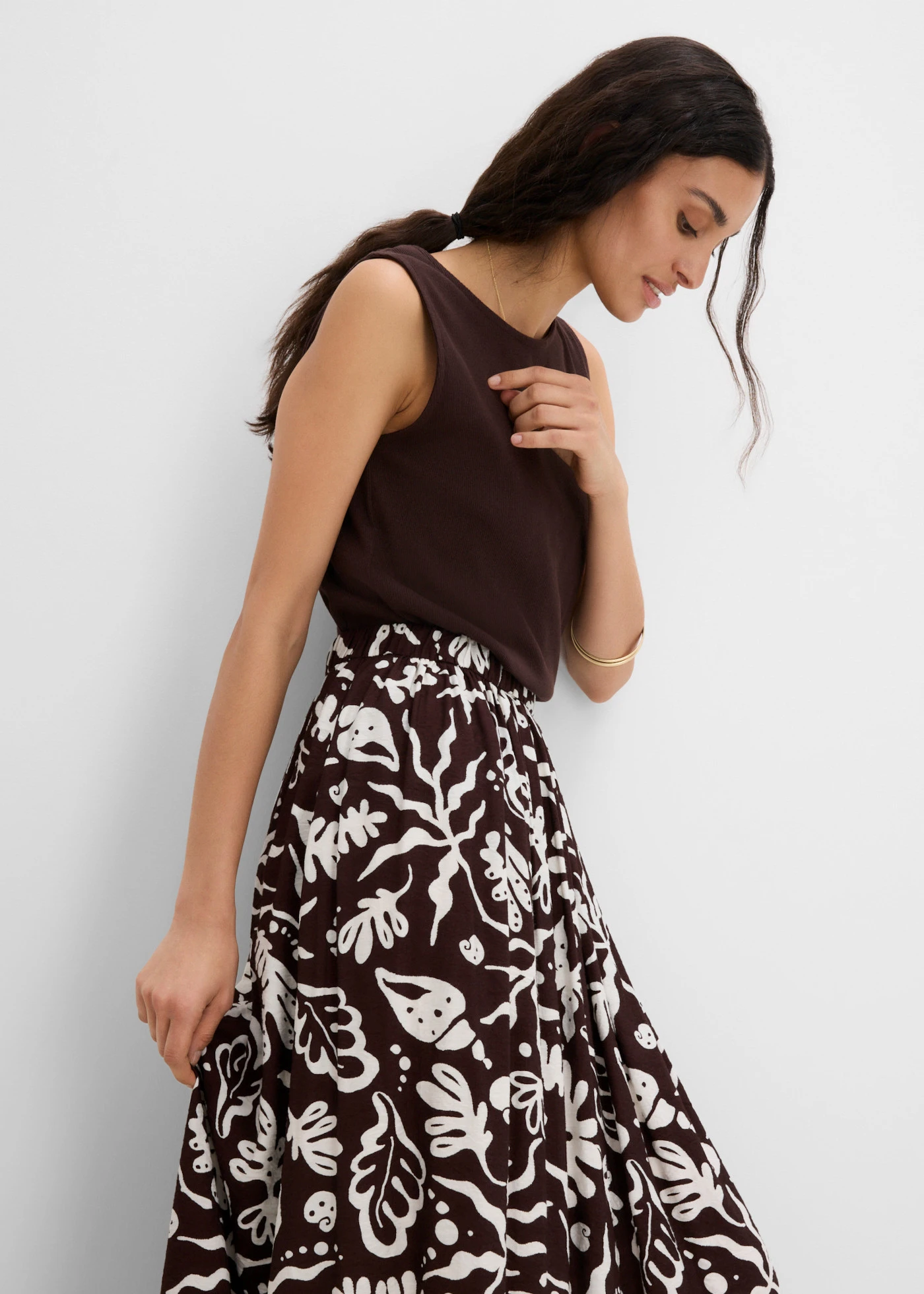 Jupe midi fluide • marron foncé-écru imprimé • product-page.page-title-suffix