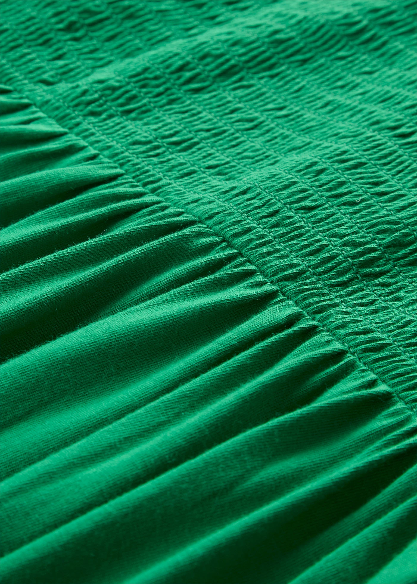 Robe légèrement évasée en jersey coton et viscose • vert aventurine • Boutique bonprix