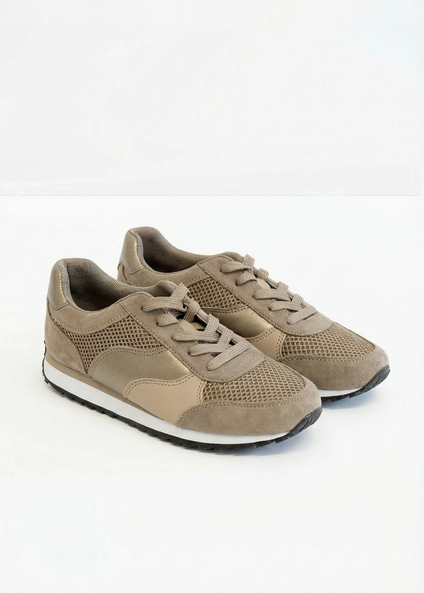Sneakers met mesh inzetstukken • rietbeige • bonprix online shop