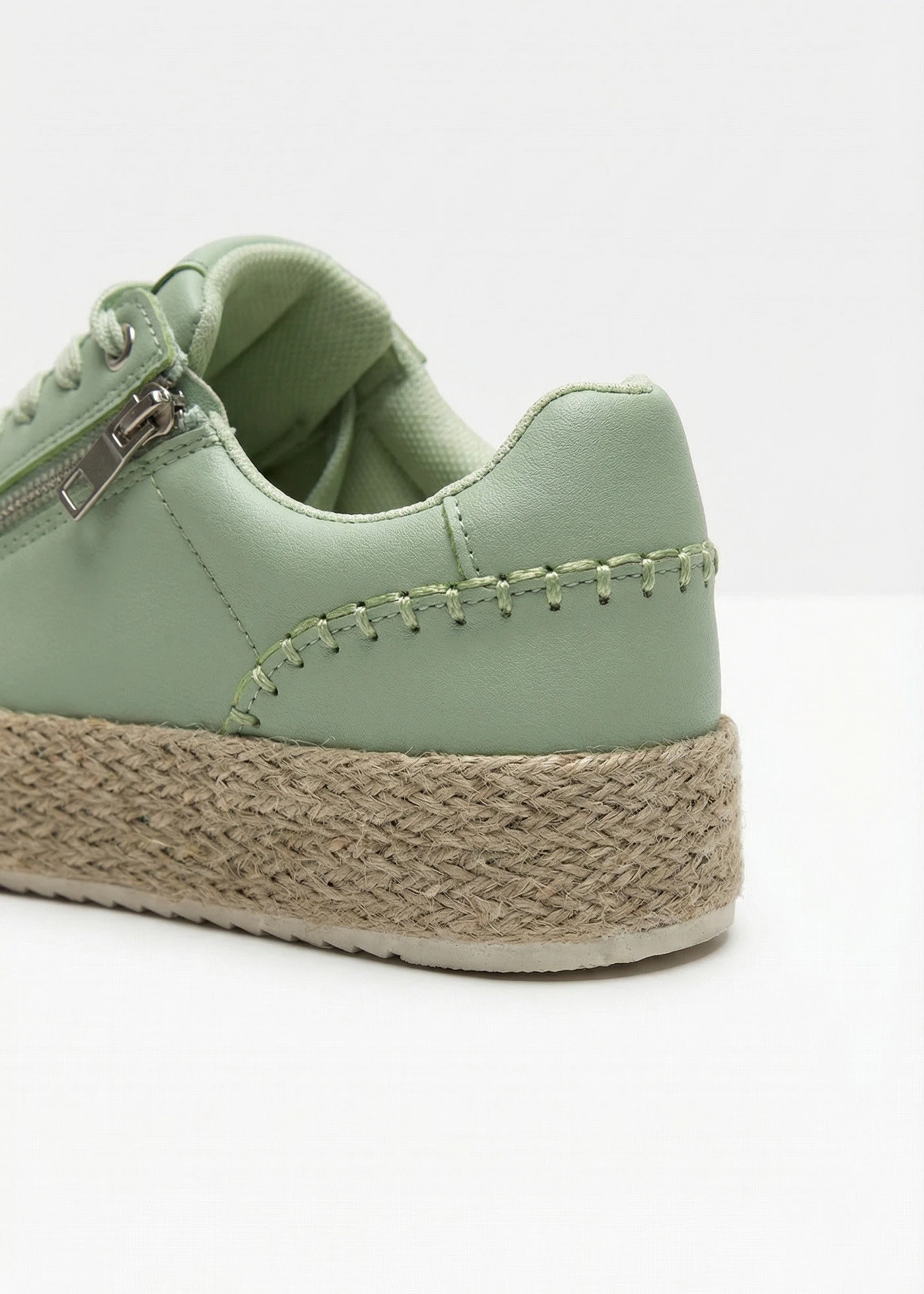 Sneakers zippées • vert pâle • Boutique bonprix