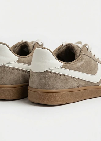 Sneakers au look rétro • beige roseau • Boutique bonprix