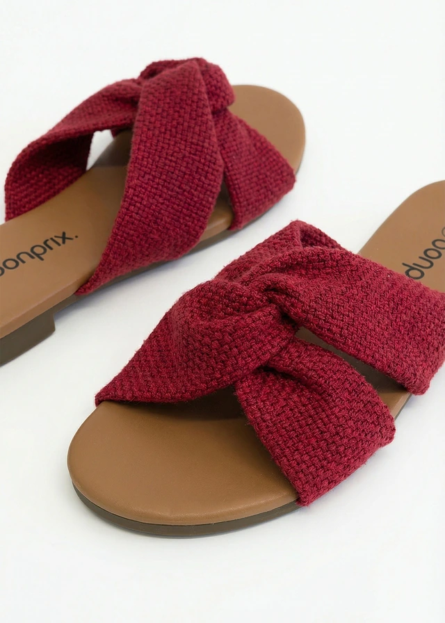 Slippers met een knoopdetail • rood • product-page.page-title-suffix