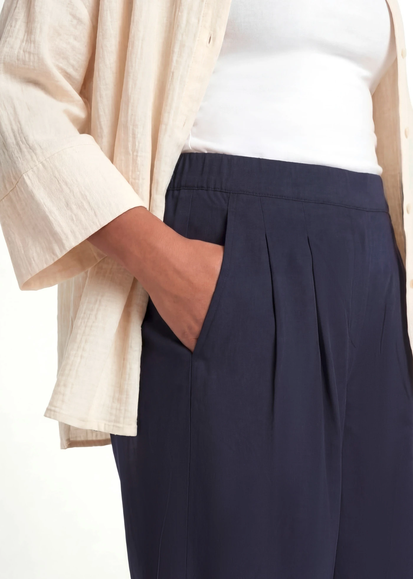 Bermuda fluide en viscose • bleu foncé • Boutique bonprix