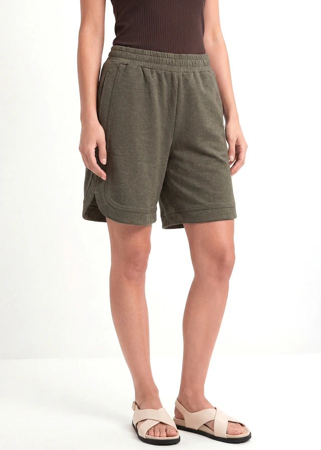 Wijde sweatshort van een katoenmix • donkerolijfgroen gemêleerd • product-page.page-title-suffix