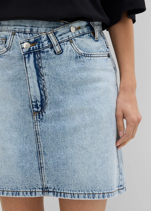 Džínsová sukňa s asymetrickým pásom • ľadovo modrá denim used • obchod bonprix