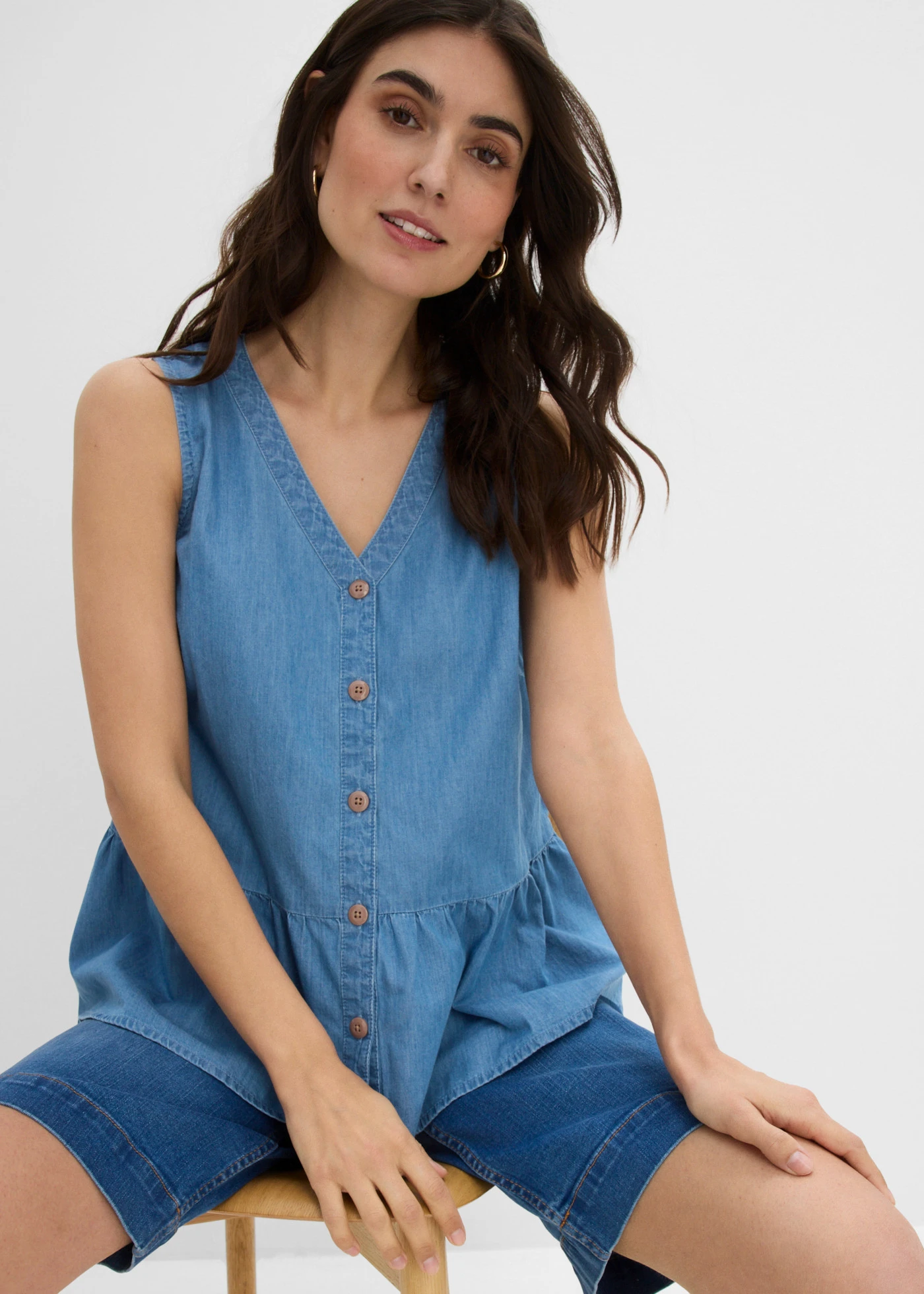 Jeansowy top bez rękawów z bawełny organicznej • jasnoniebieski denim • sklep bonprix