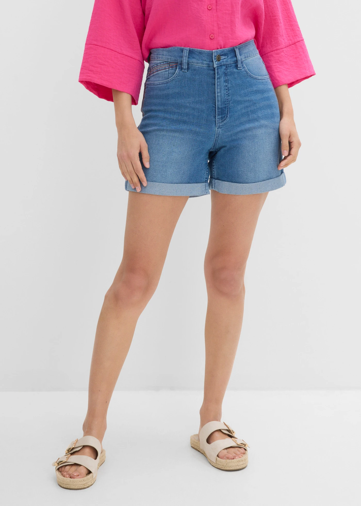 Szorty jeansowe, mid waist • jasnoniebieski denim • sklep bonprix