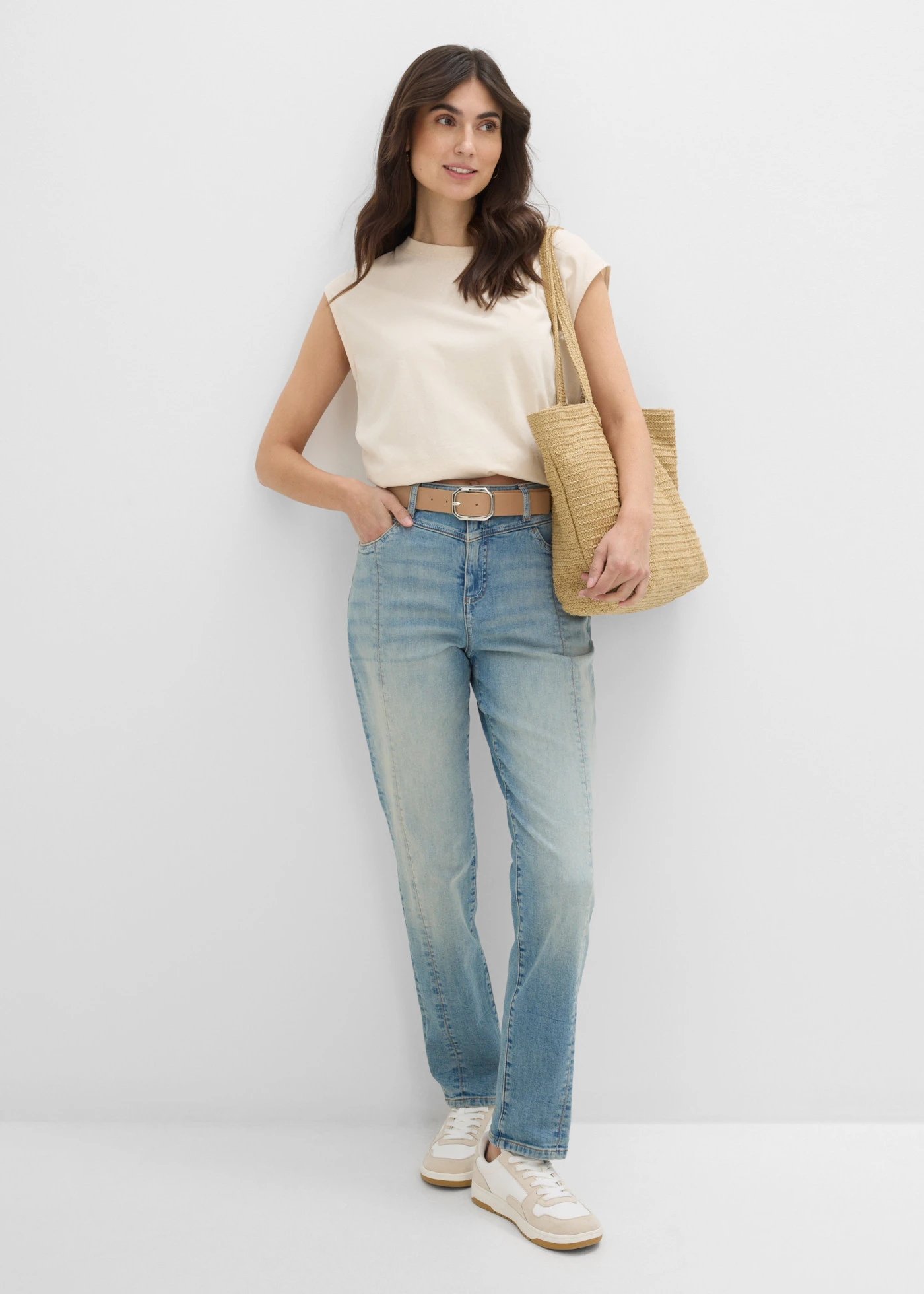 Dżinsy straight, mid waist • jasnoniebieski denim "used" • sklep bonprix