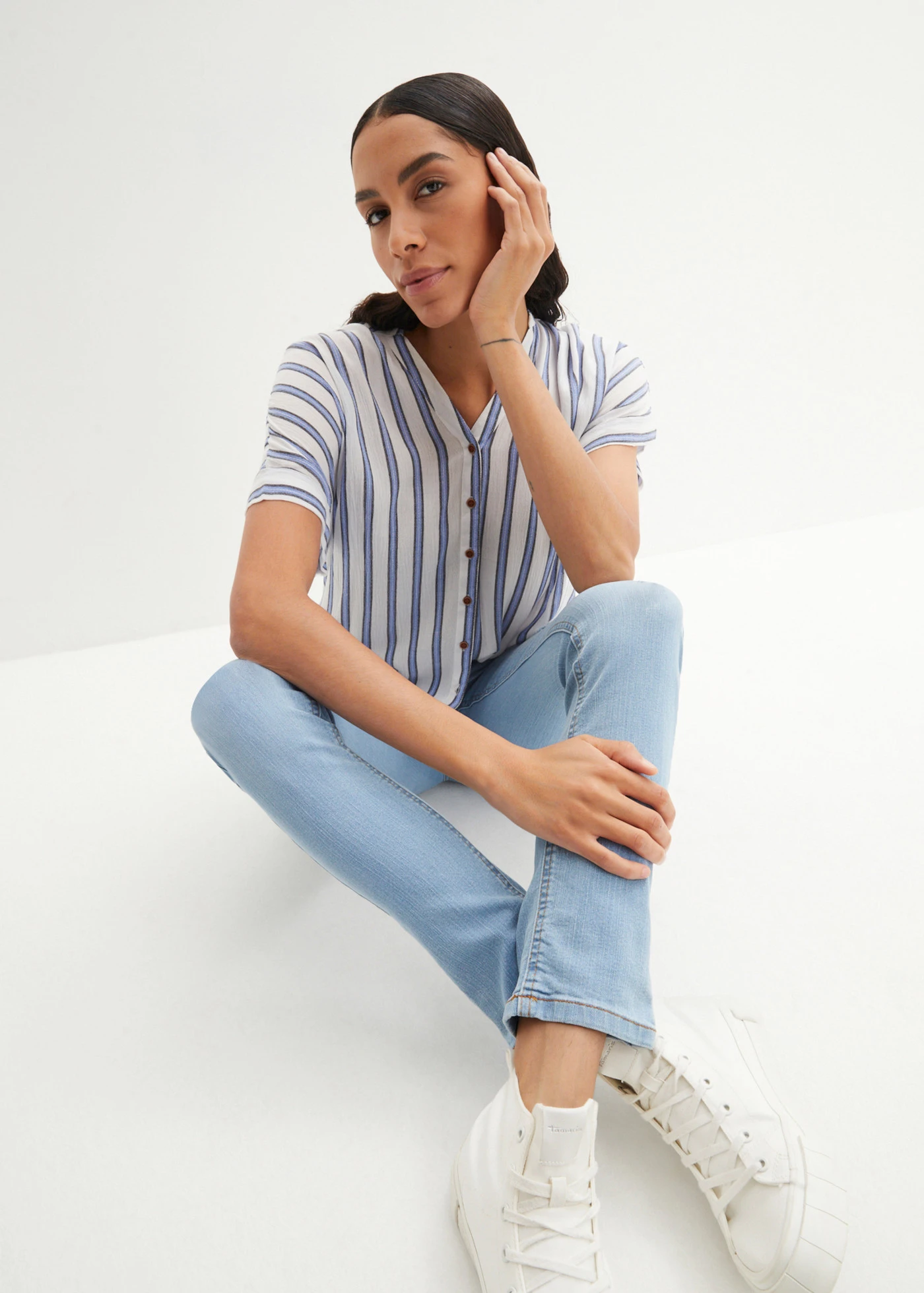 Jean skinny taille mi-haute, extensible • bleu clair used • Boutique bonprix