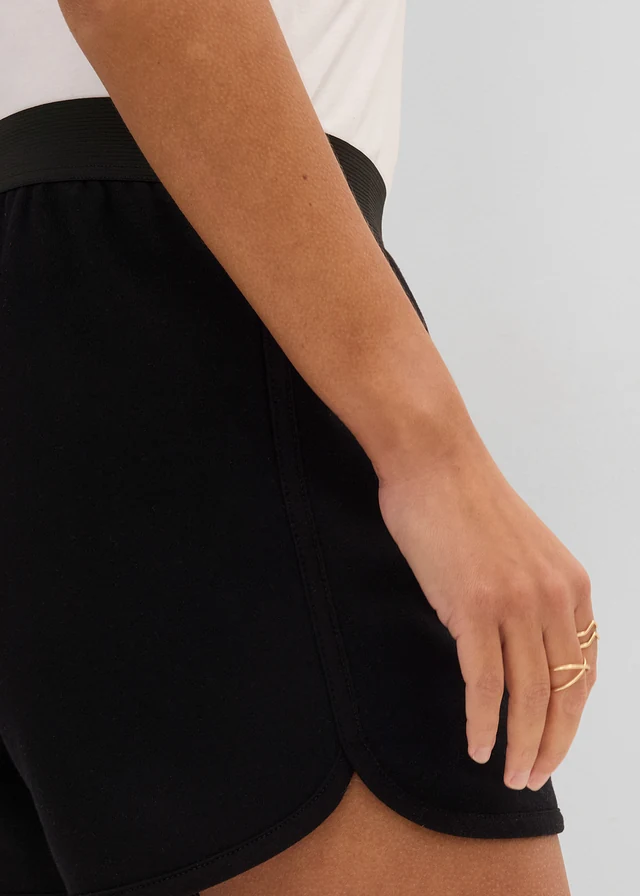 Sweatshort met afgeronde onderrand • zwart • product-page.page-title-suffix