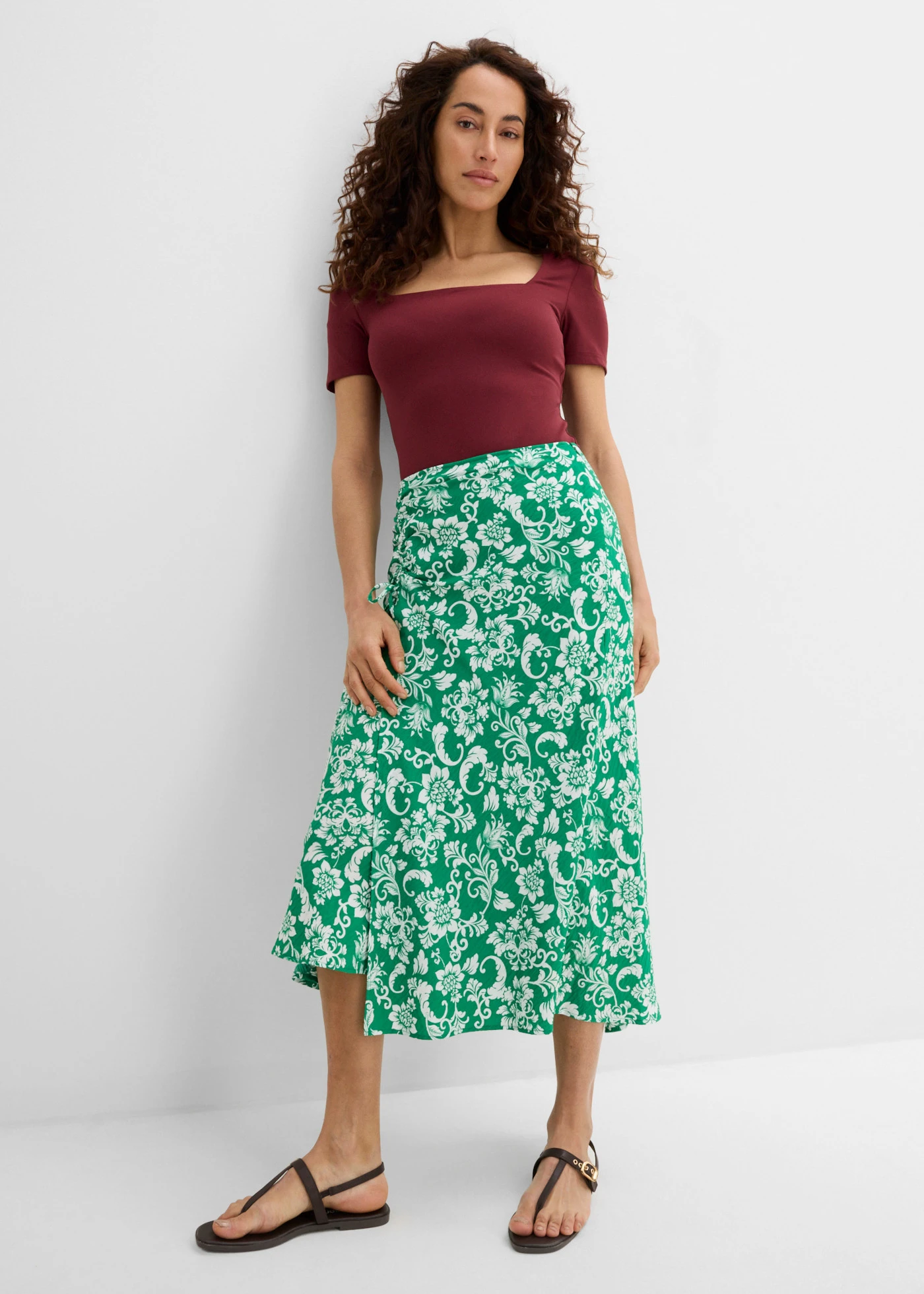 Shirt met carréhals • esdoornrood • product-page.page-title-suffix