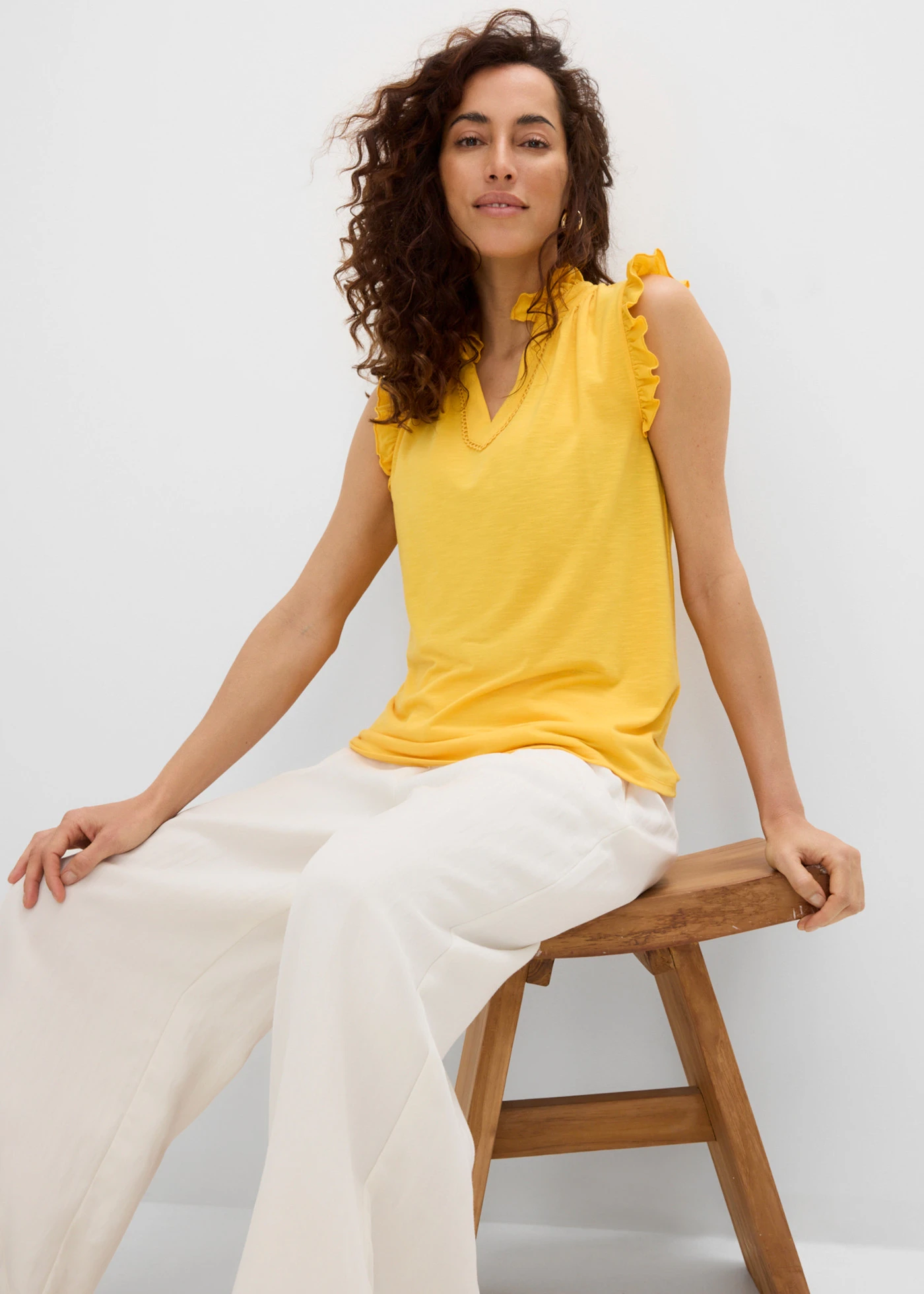 Top z koronką • żółty szafranowy • sklep bonprix