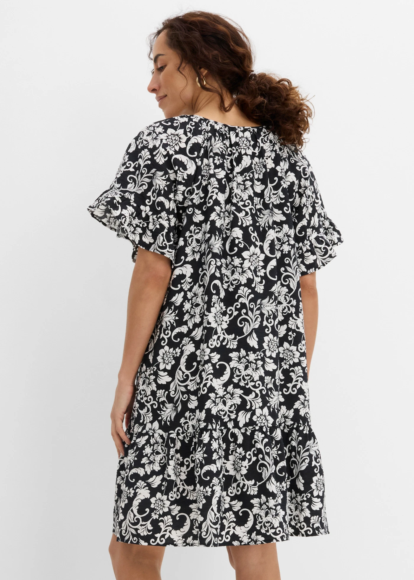 Tuniekjurk van een soepele viscosemix • zwart-wolwit met print • product-page.page-title-suffix