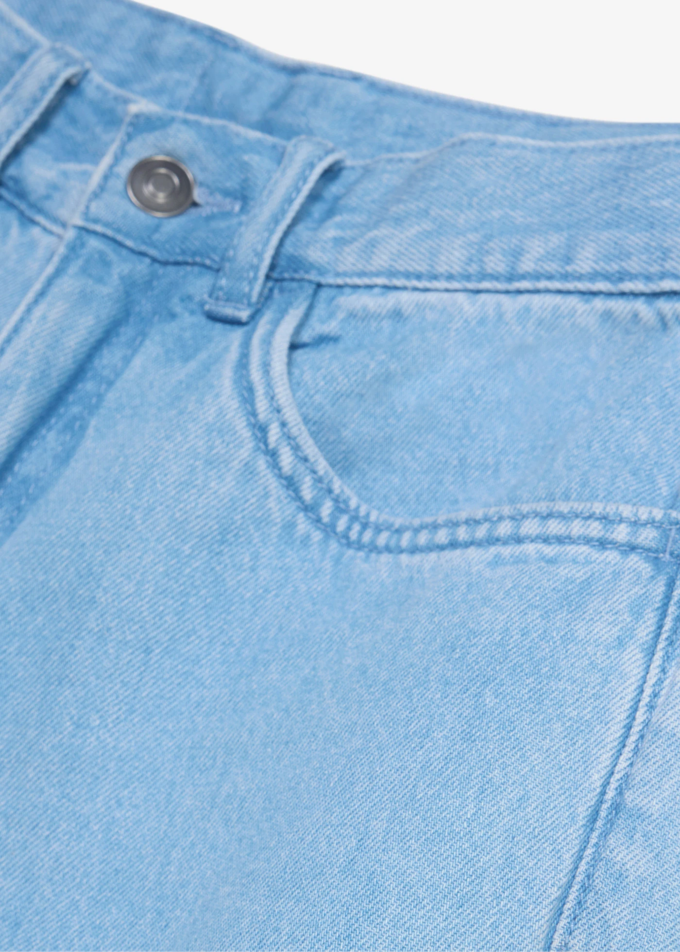 Bermude lungi de blugi cu talie ajustabilă, Loose Fit • albastru denim • magazin bonprix