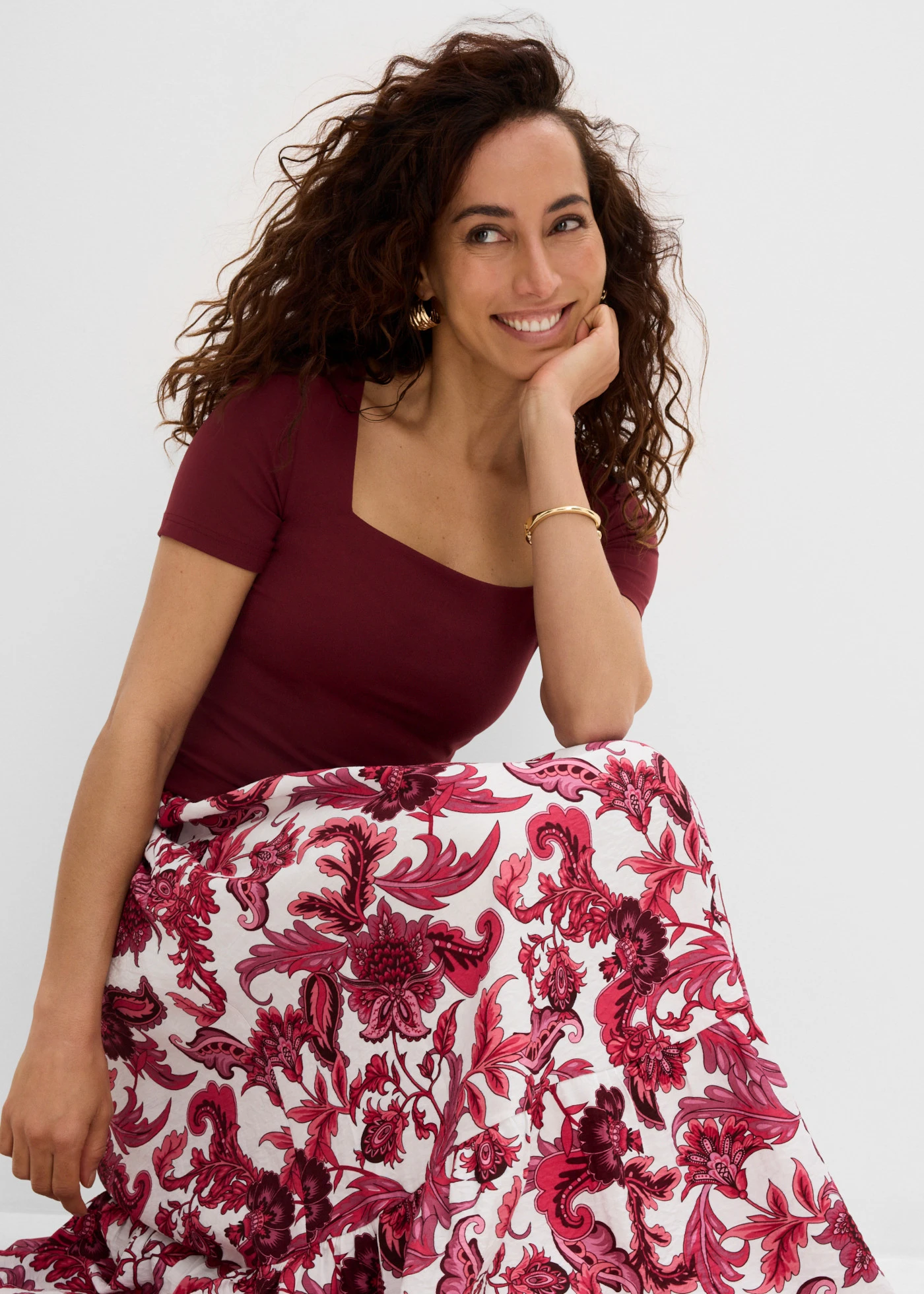 Maxi rok van een soepele viscosemix • esdoornrood-wolwit gebloemd • product-page.page-title-suffix