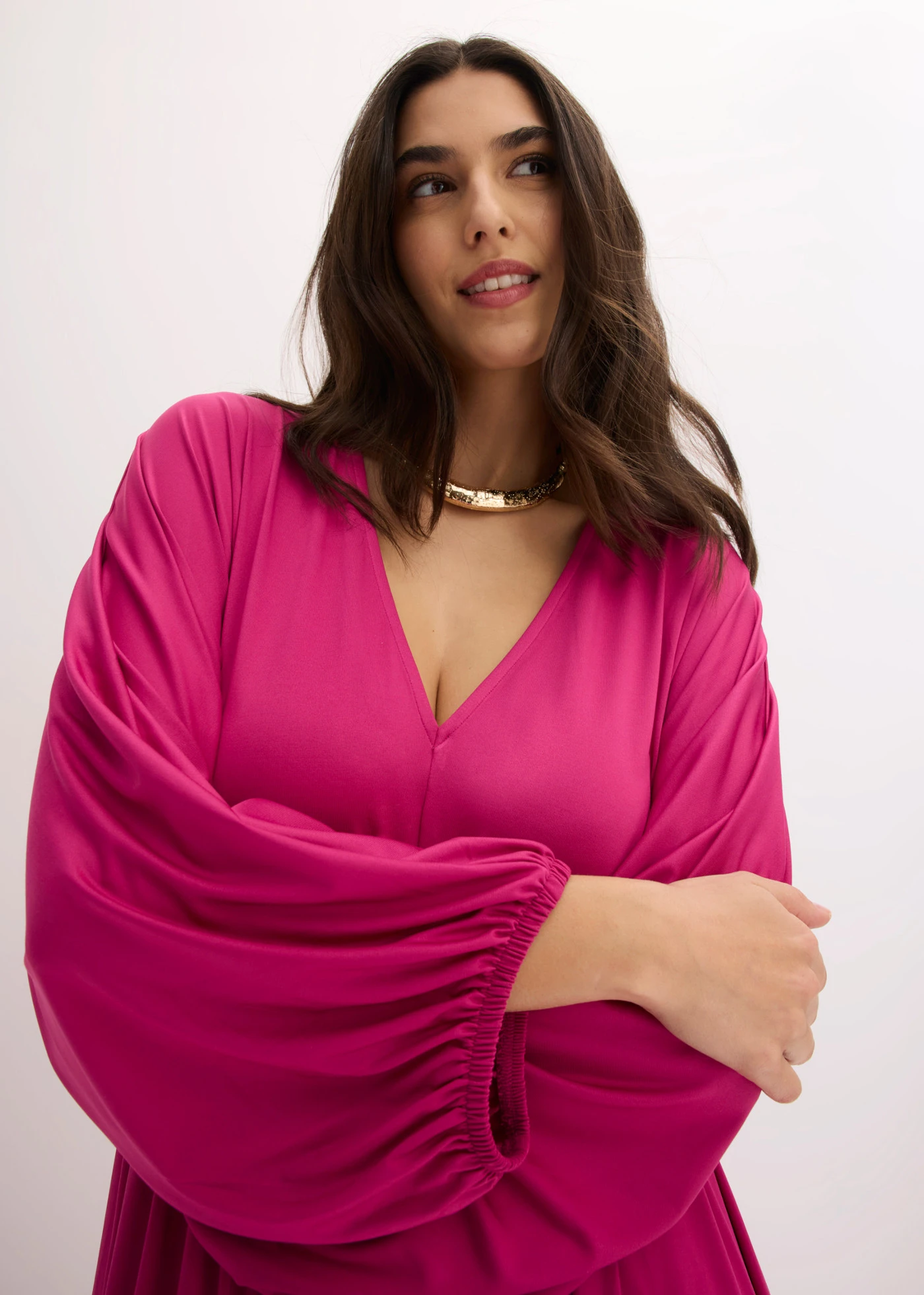 Midi ruha mély nyakkivágással • fukszia pink • bonprix áruház