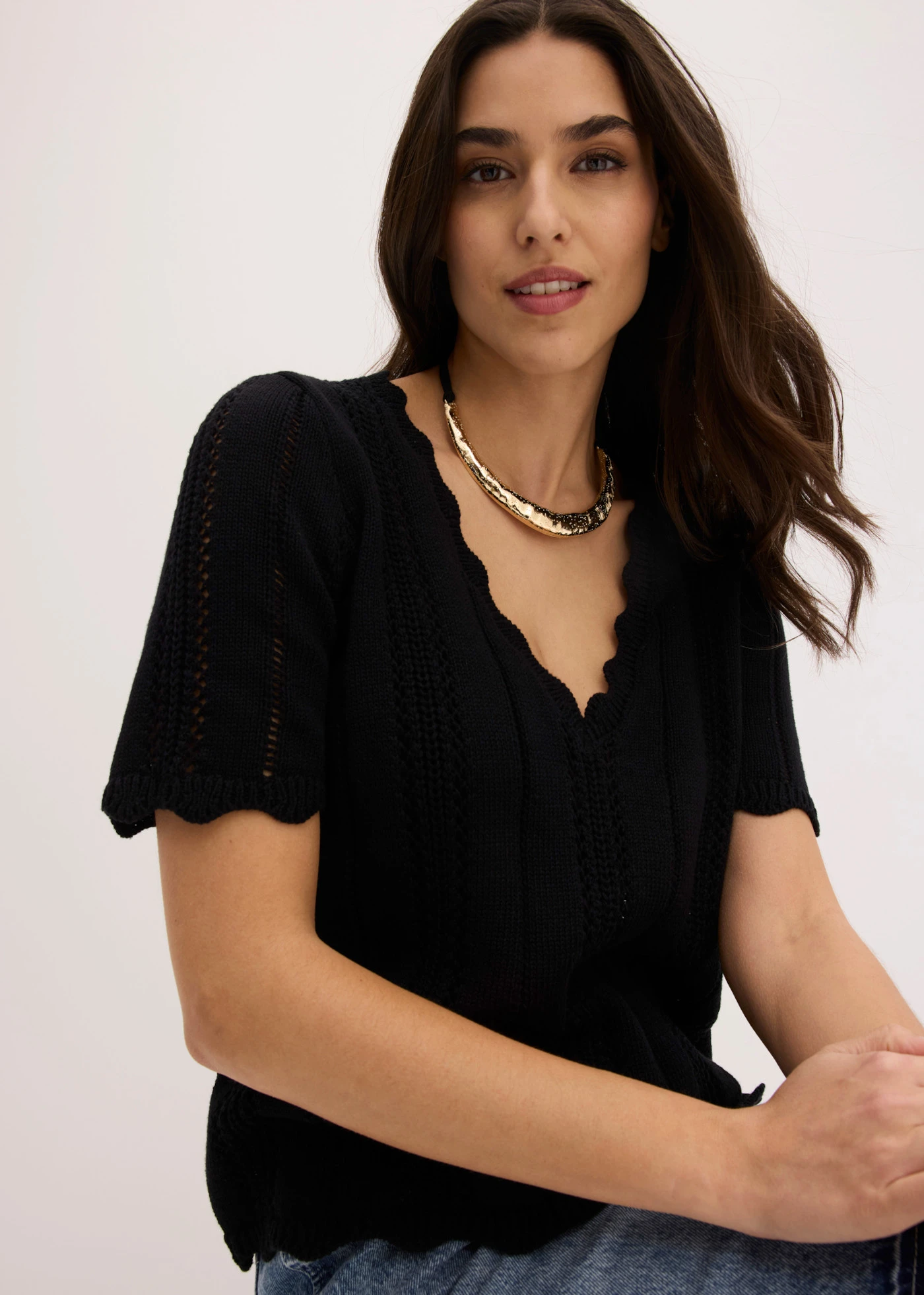 T-shirt en maille à décolleté plongeant • noir • product-page.page-title-suffix