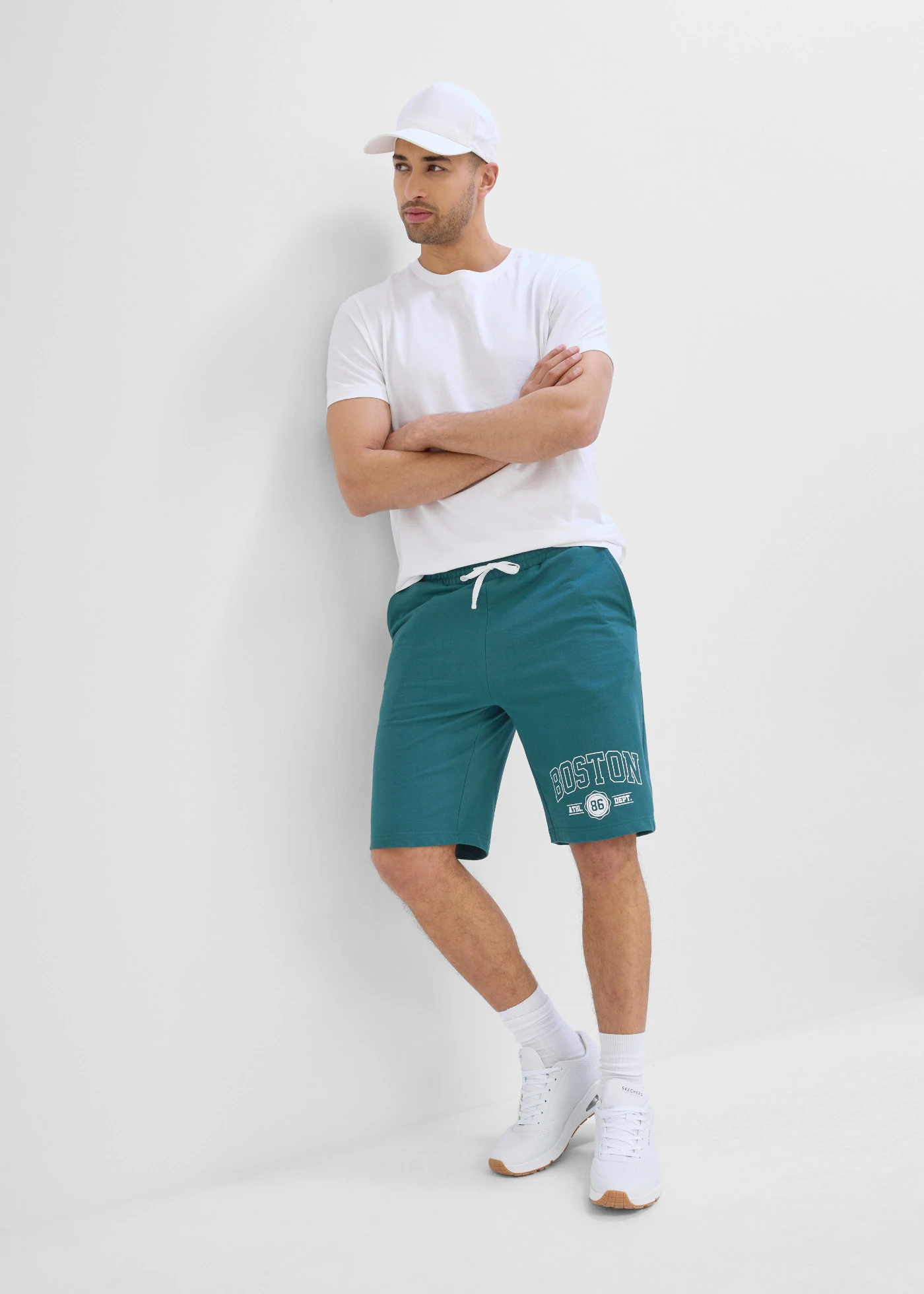 Bermuda sweat, coupe regular • vert poivre • product-page.page-title-suffix